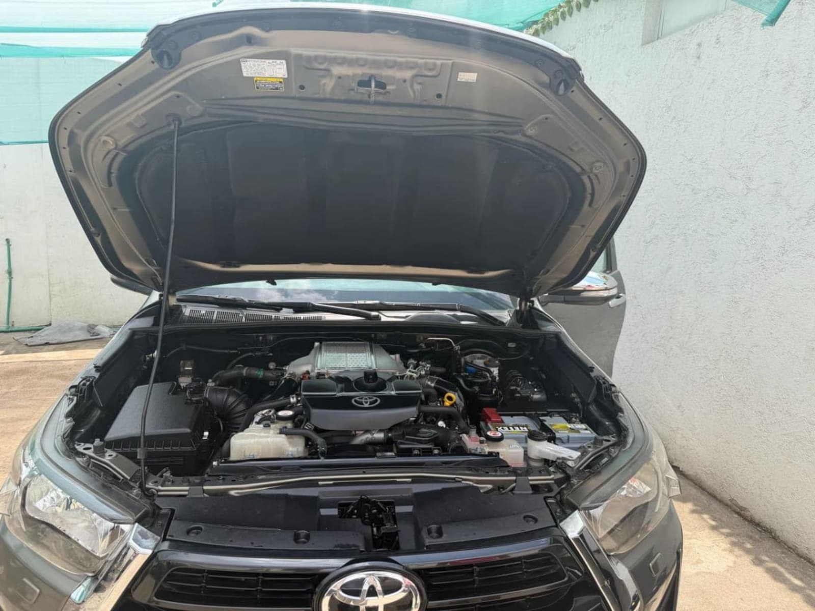 2021 Toyota Hilux Invincible — photo 3