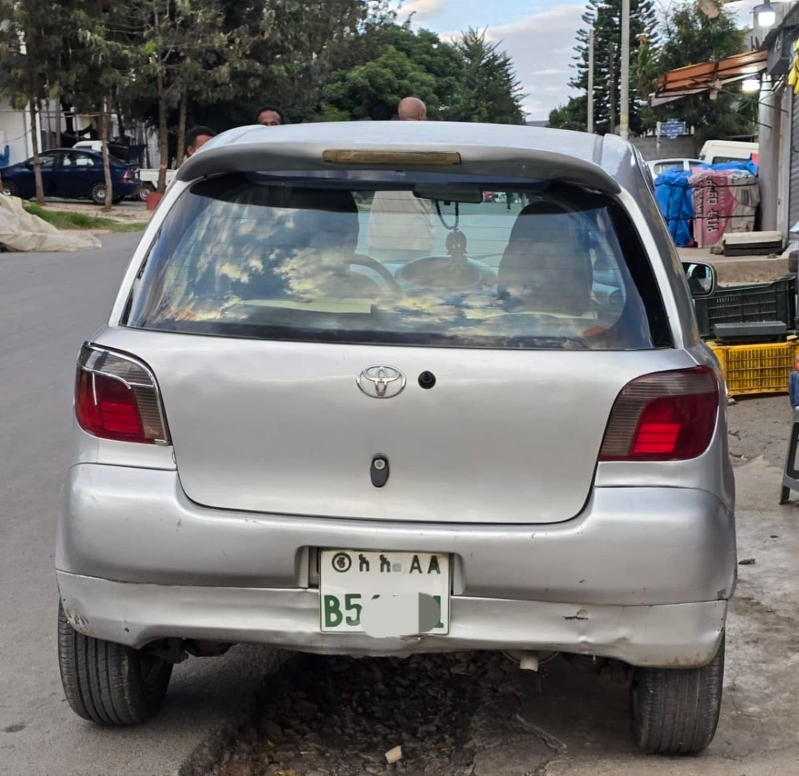 2001 Toyota Vitz — photo 2