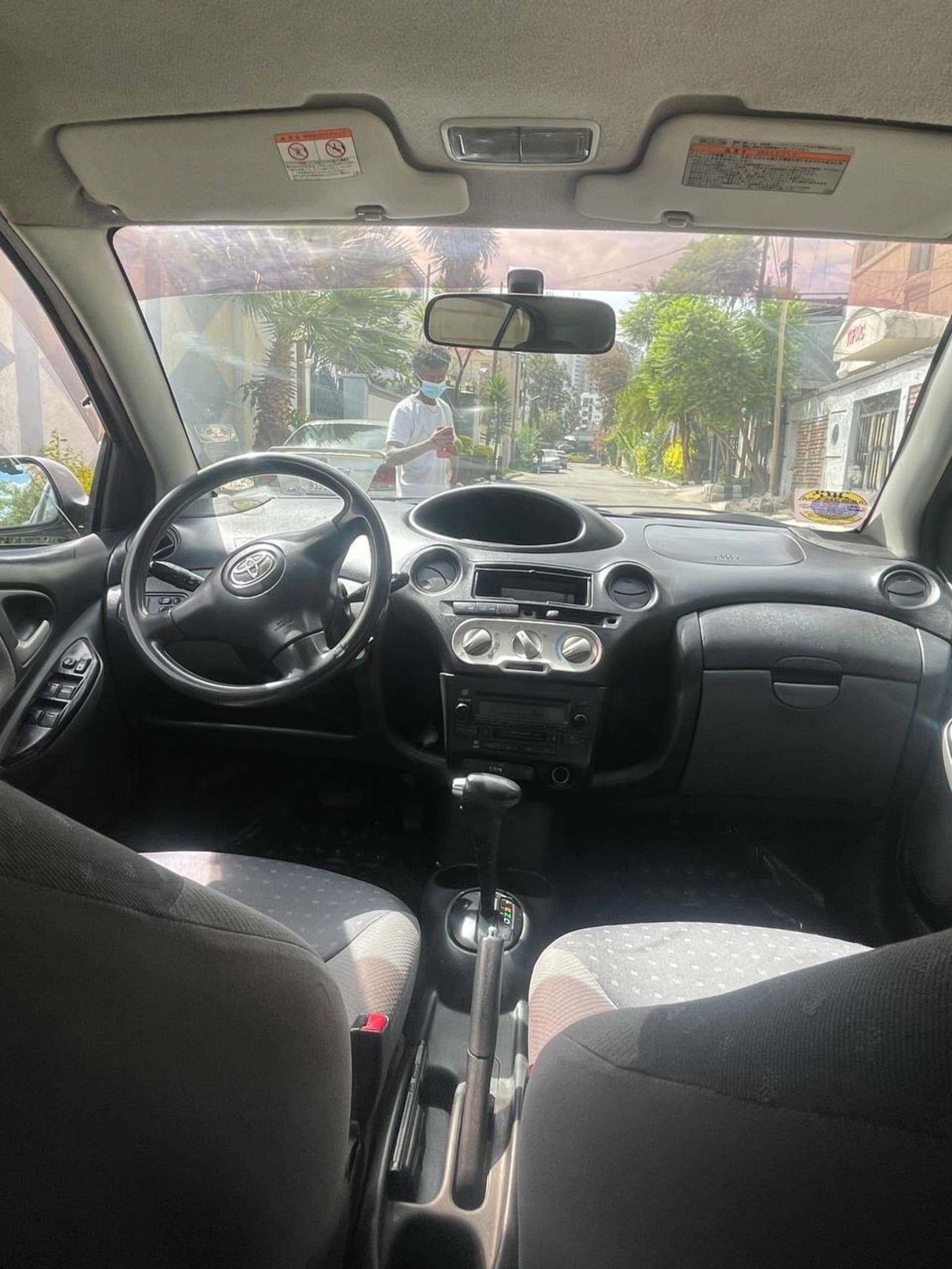 2004 Toyota Vitz — photo 3