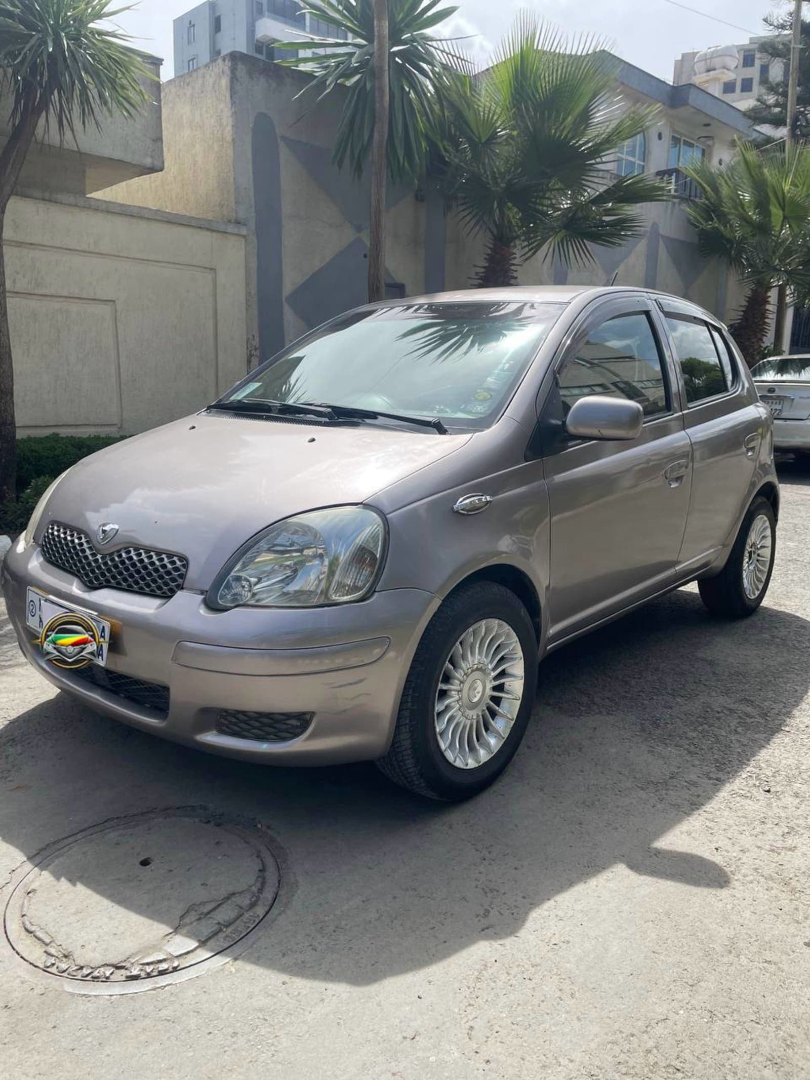 2004 Toyota Vitz — photo 5