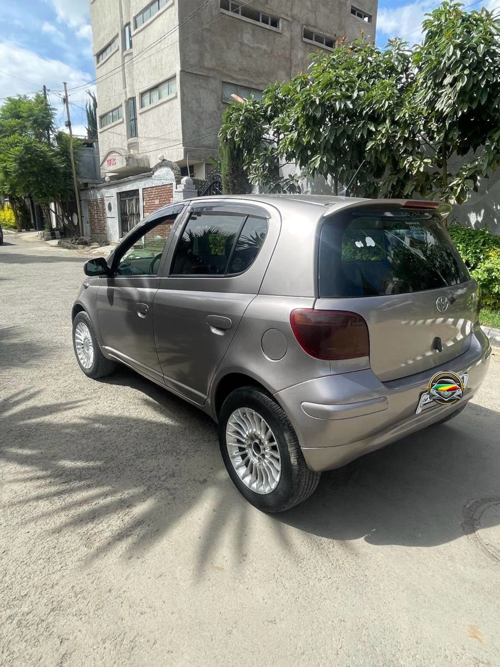 2004 Toyota Vitz — photo 7