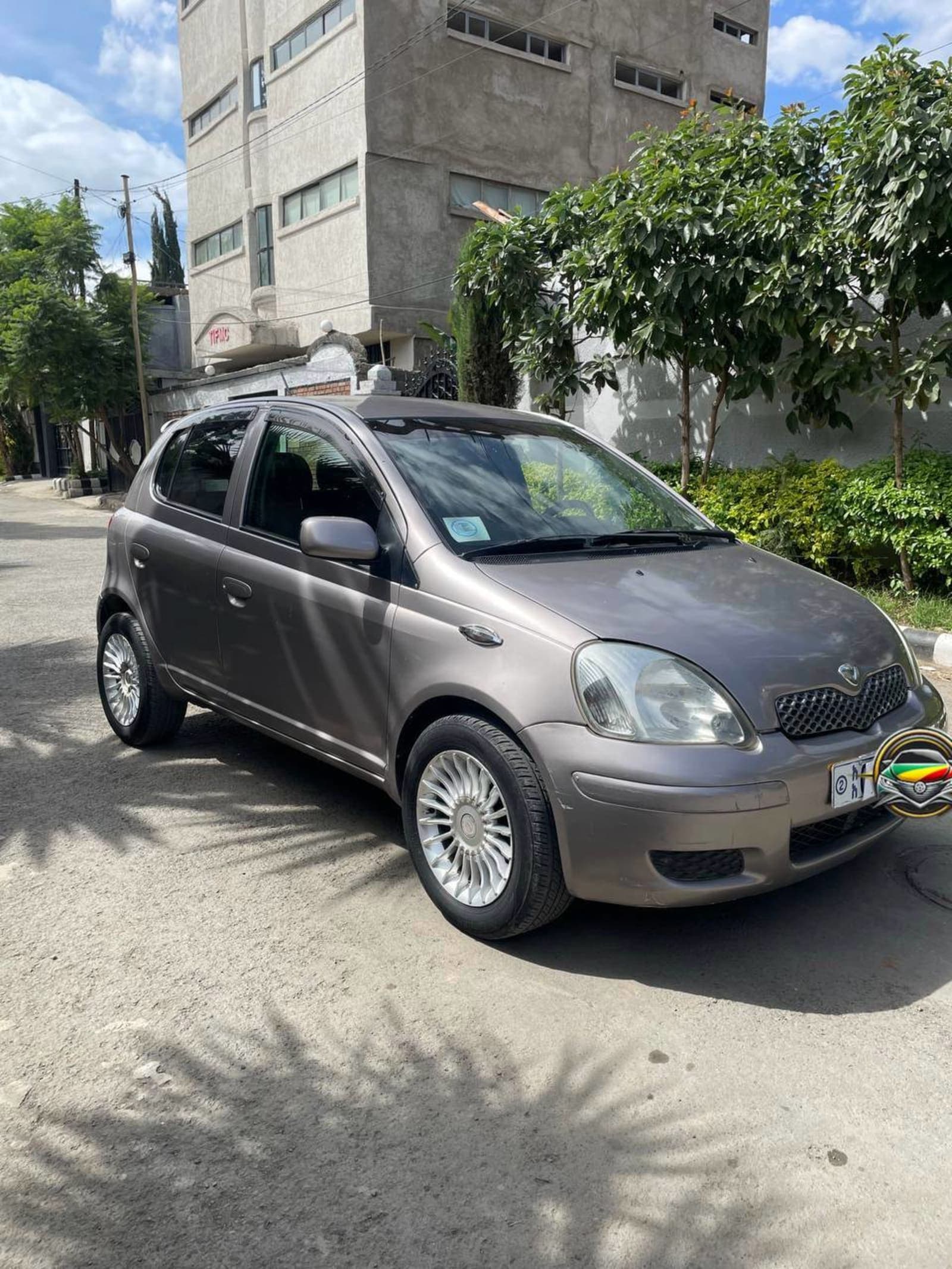 2004 Toyota Vitz — photo 8