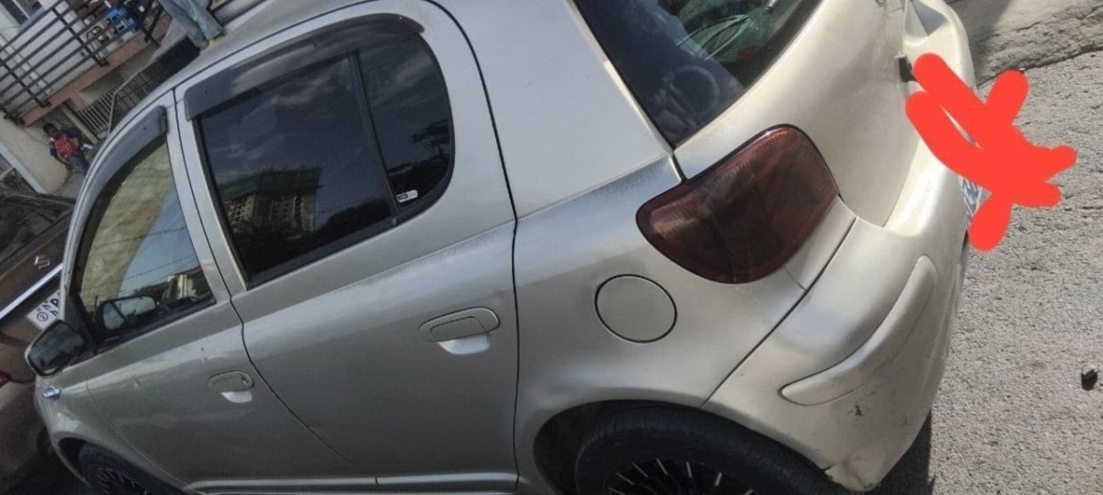 2005 Toyota Vitz — photo 4
