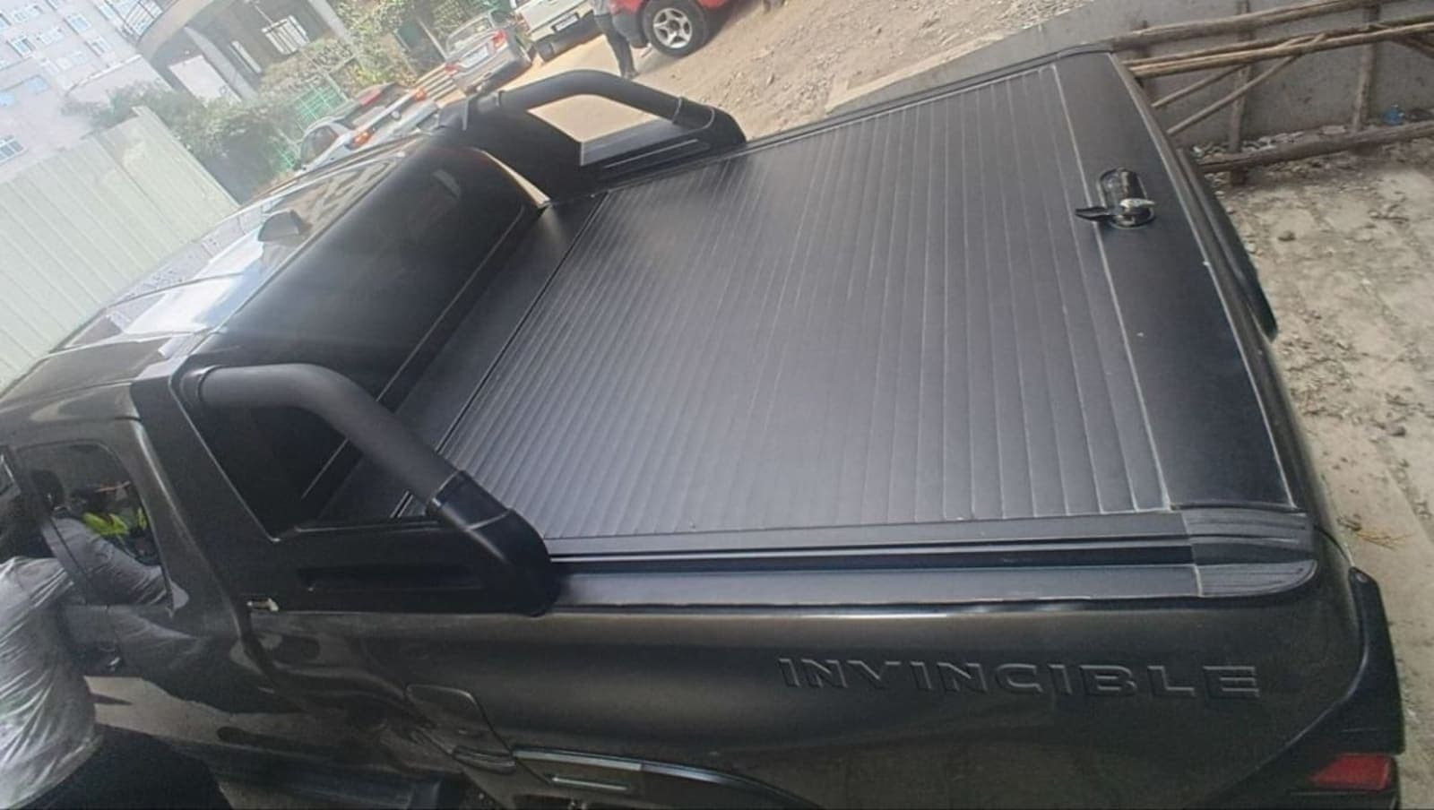2022 Toyota Hilux invincible — photo 2