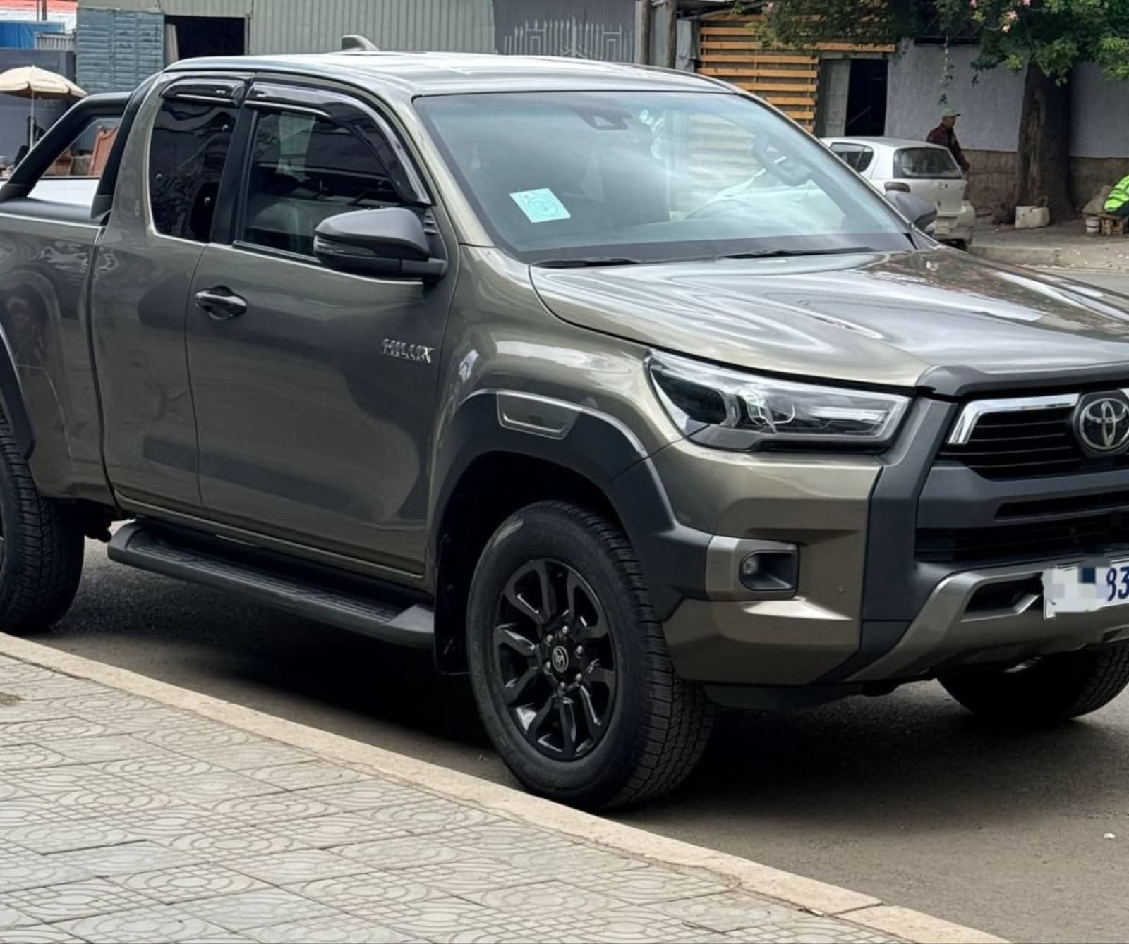 2022 Toyota Hilux invincible — photo 4
