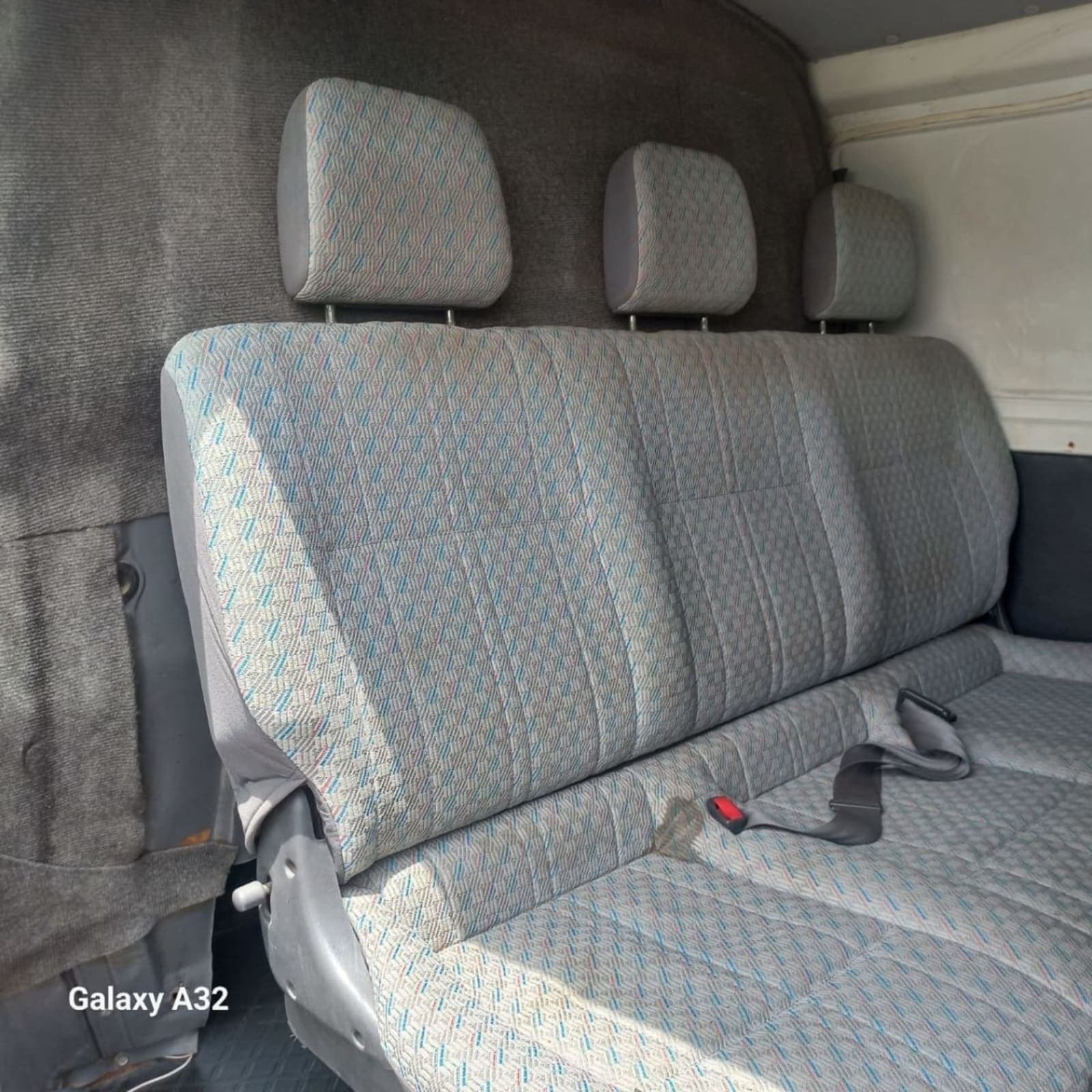 2004 Toyota D4D van — photo 5