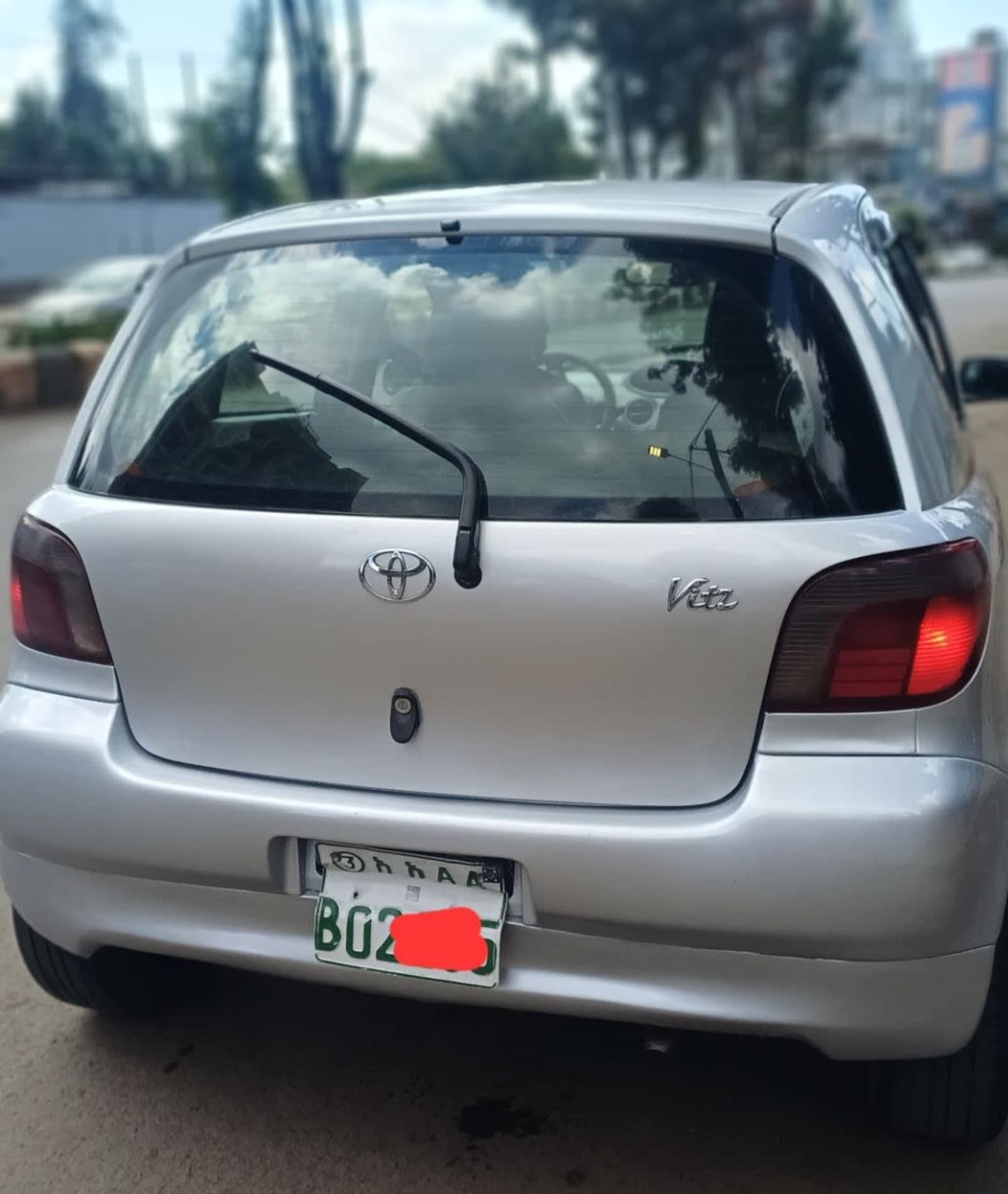 2001 Toyota Vitz — photo 2