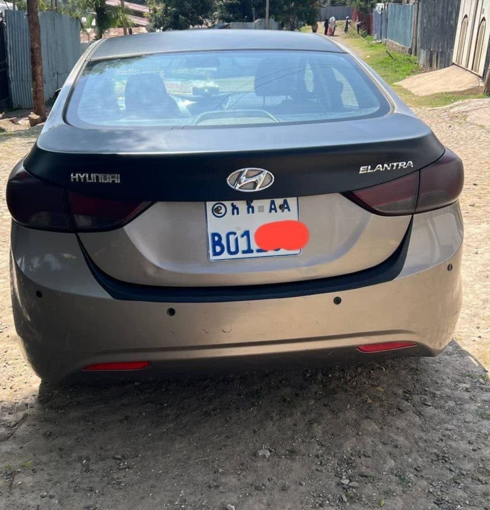 2012 Hyundai Elentra — photo 3