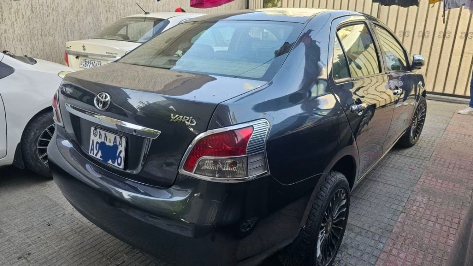 2008 Toyota Yaris Sedan — photo 2