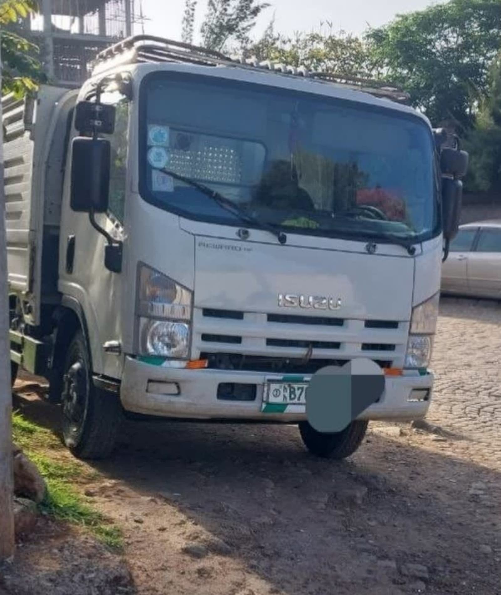 2023 ISUZU OBAMA — photo 2