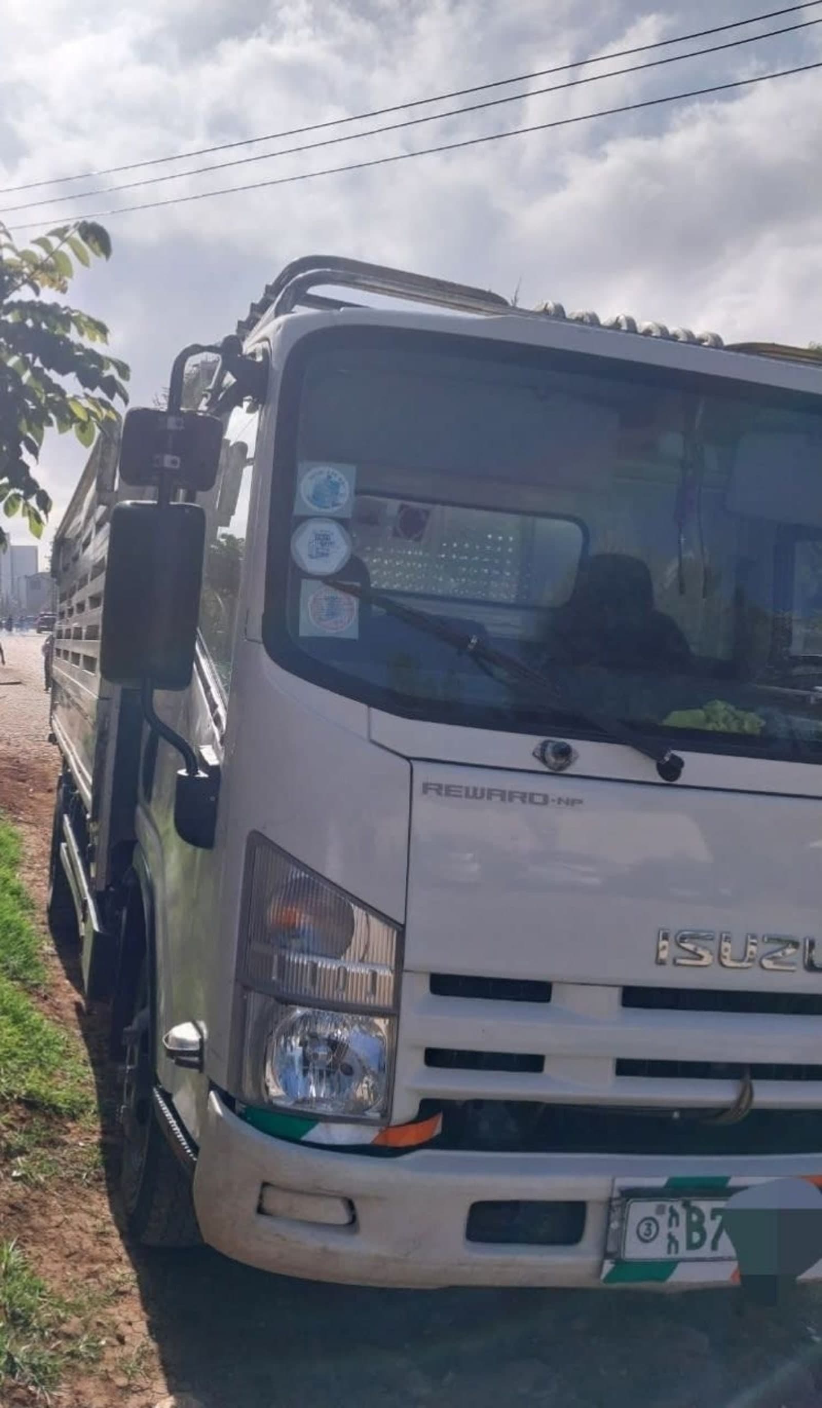 2023 ISUZU OBAMA — photo 4