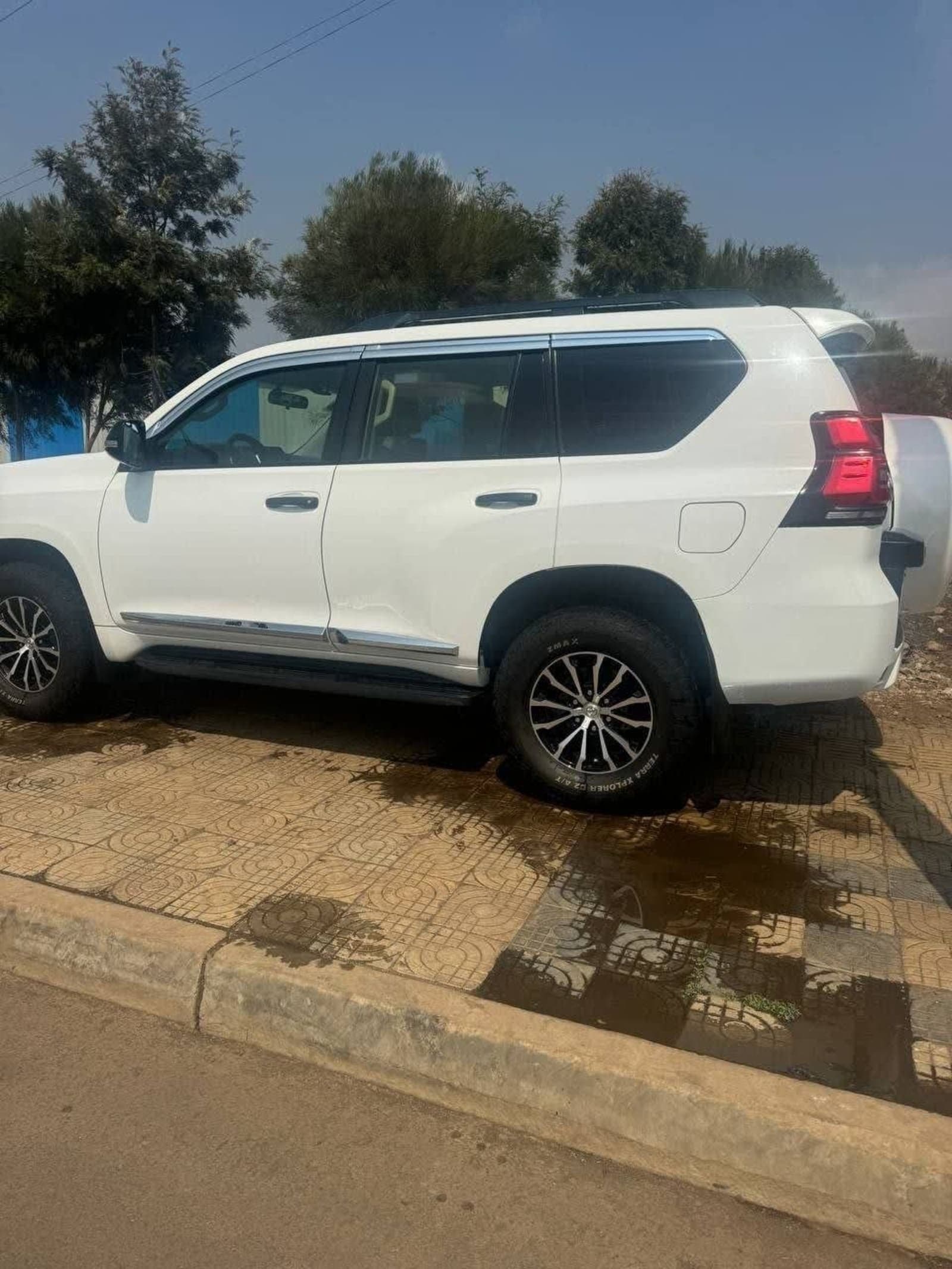 2018 Toyota Land Cruiser Prado — photo 3