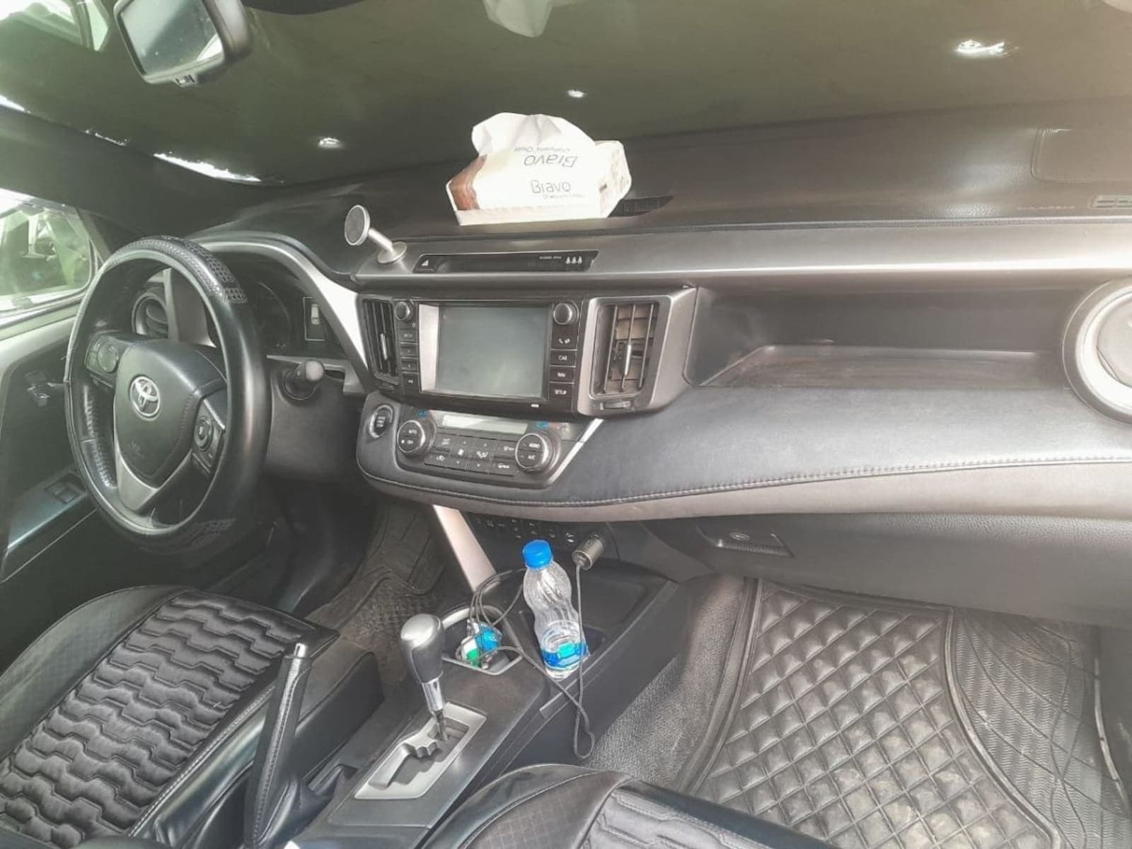 2017 Toyota Rav4 — photo 3