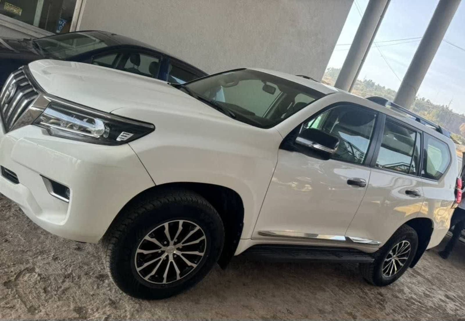 2018 Toyota Landcruiser Prado — photo 6
