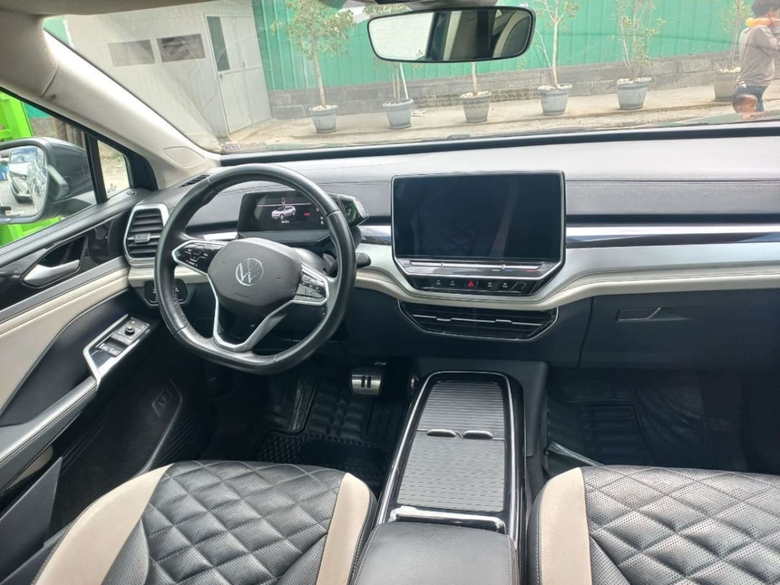 2022 Volkswagen ID.6 Pro — photo 2