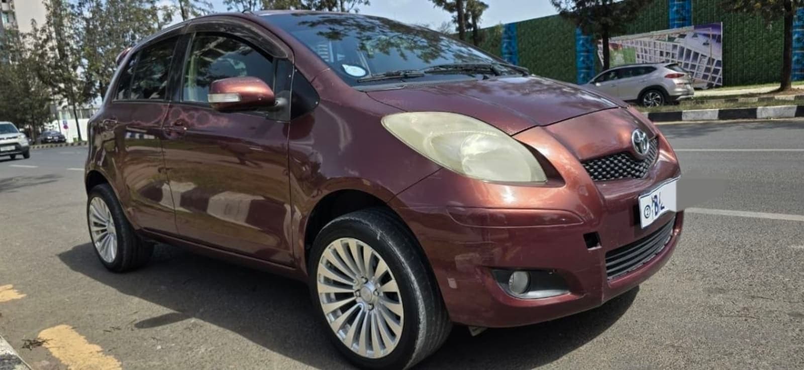 2010 Toyota Yaris Compact — photo 3