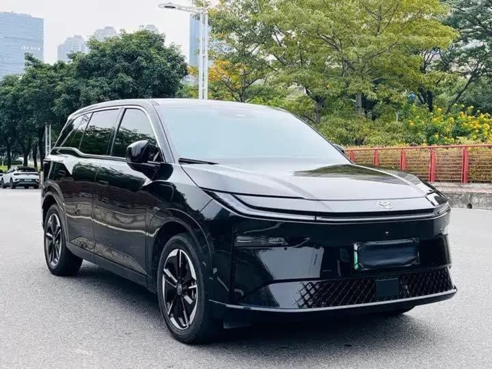 2025 Toyota Bz3x — photo 6