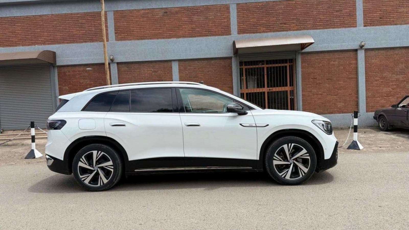 2023 VOLKSWAGEN ID.6 Crozz Pro EV — photo 3