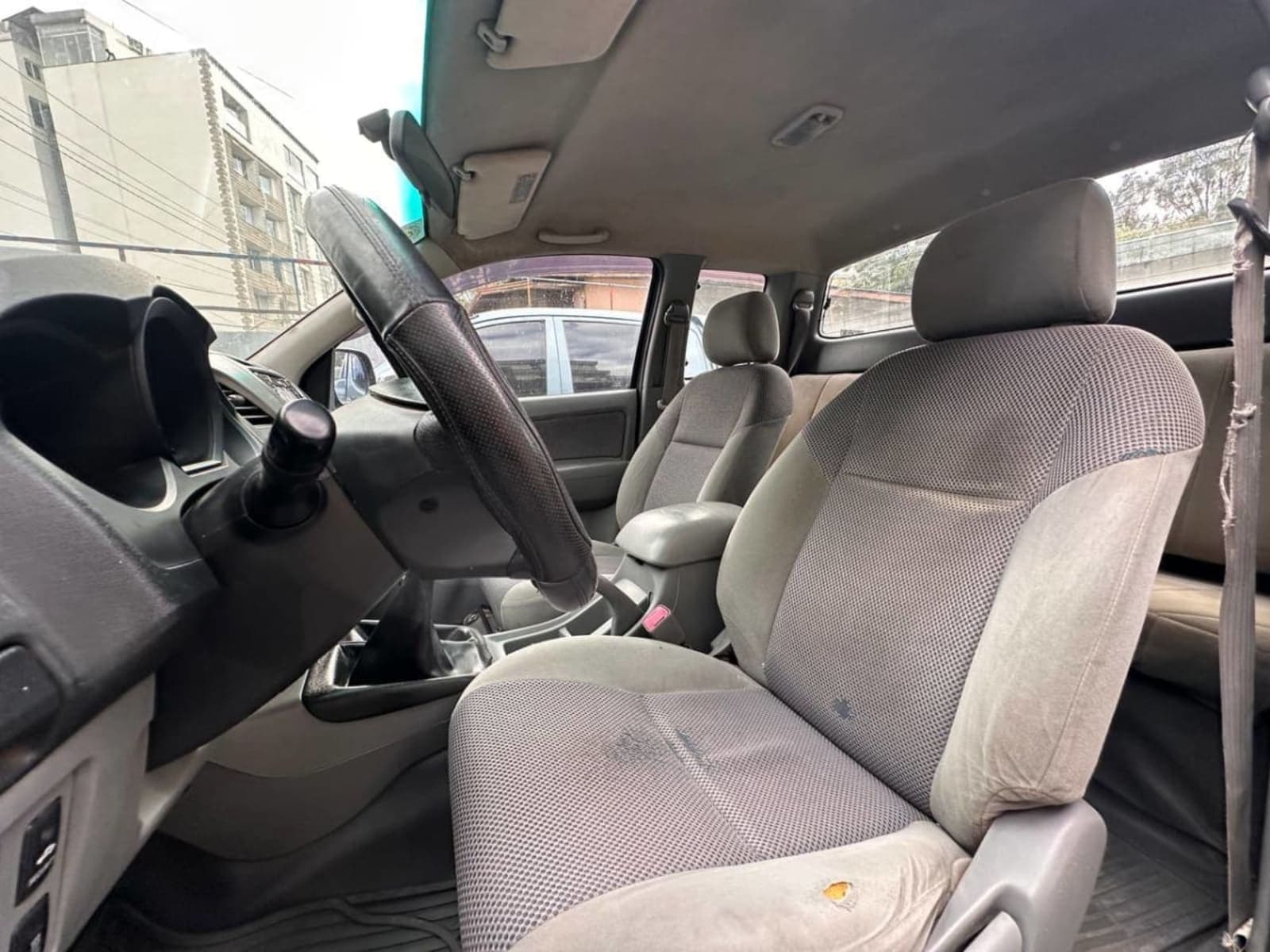 2010 Toyota Hilux — photo 3