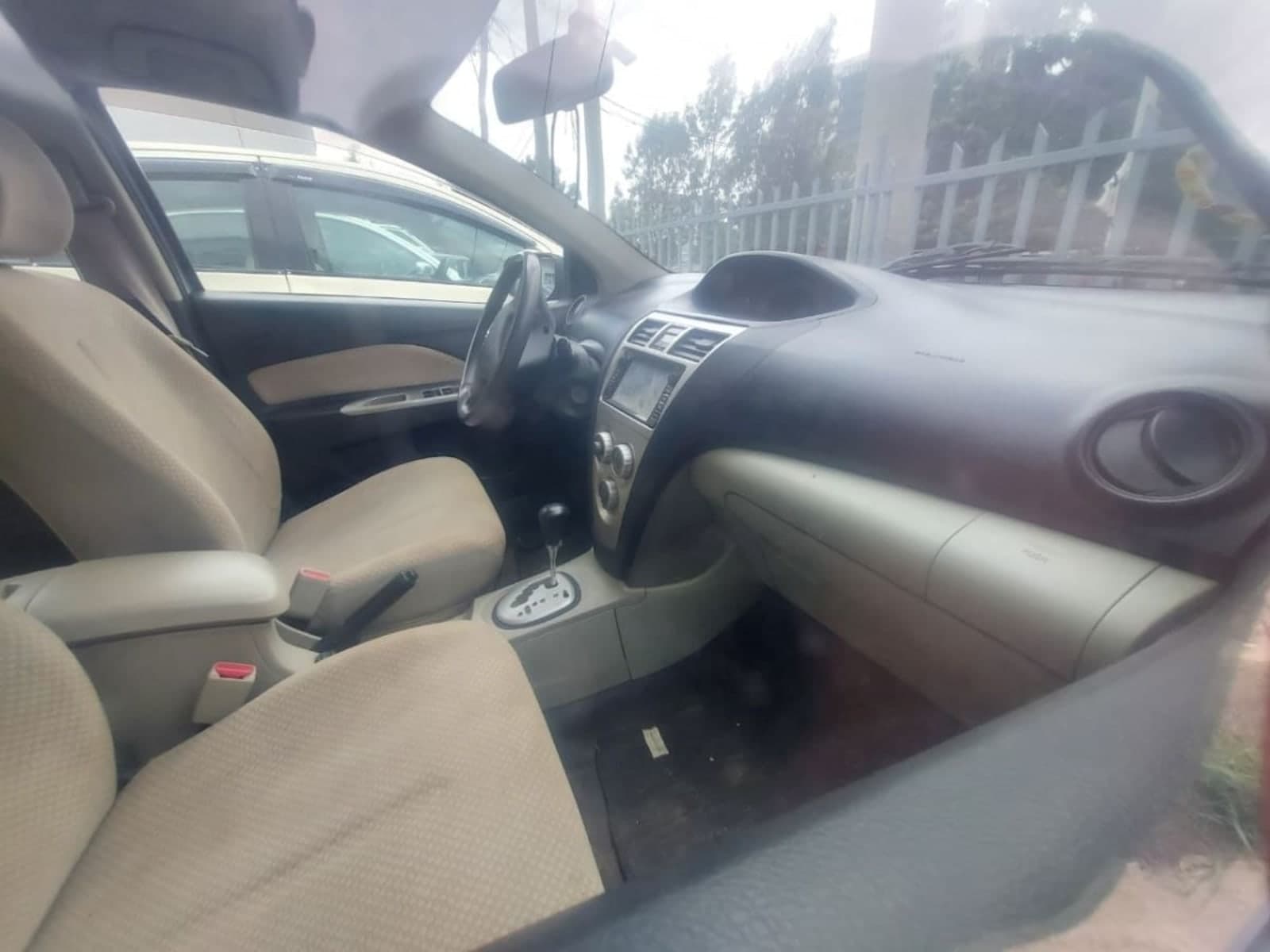 2008 Toyota Yaris Belta — photo 2