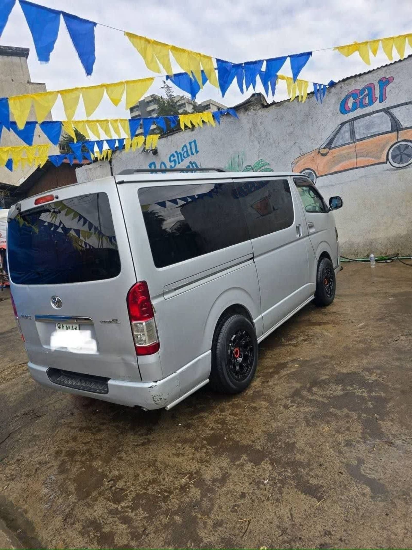 2008 Toyota Hiace — photo 7