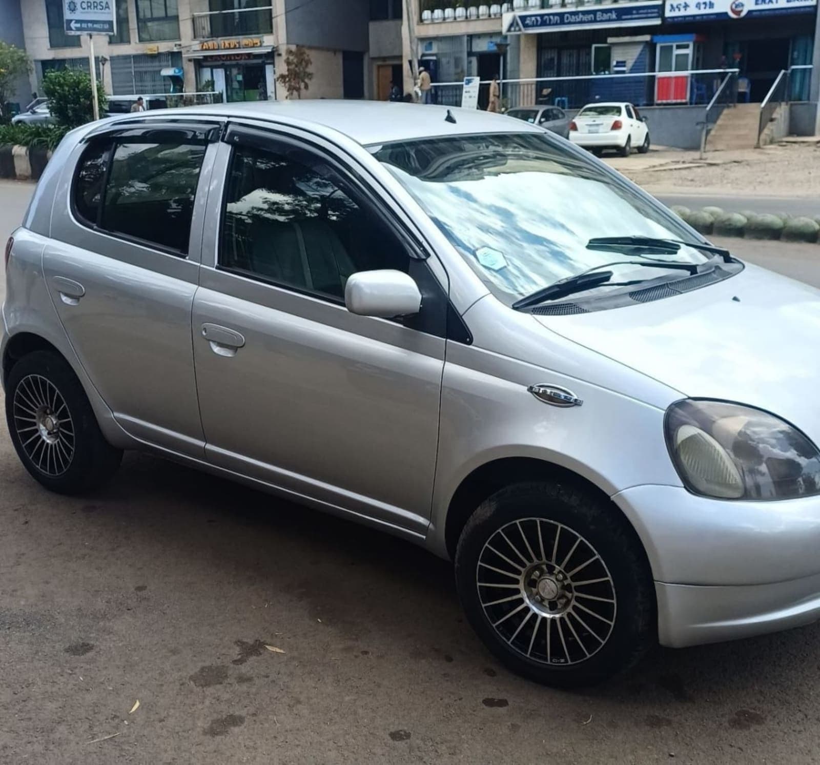 2001 Toyota Vitz — photo 5