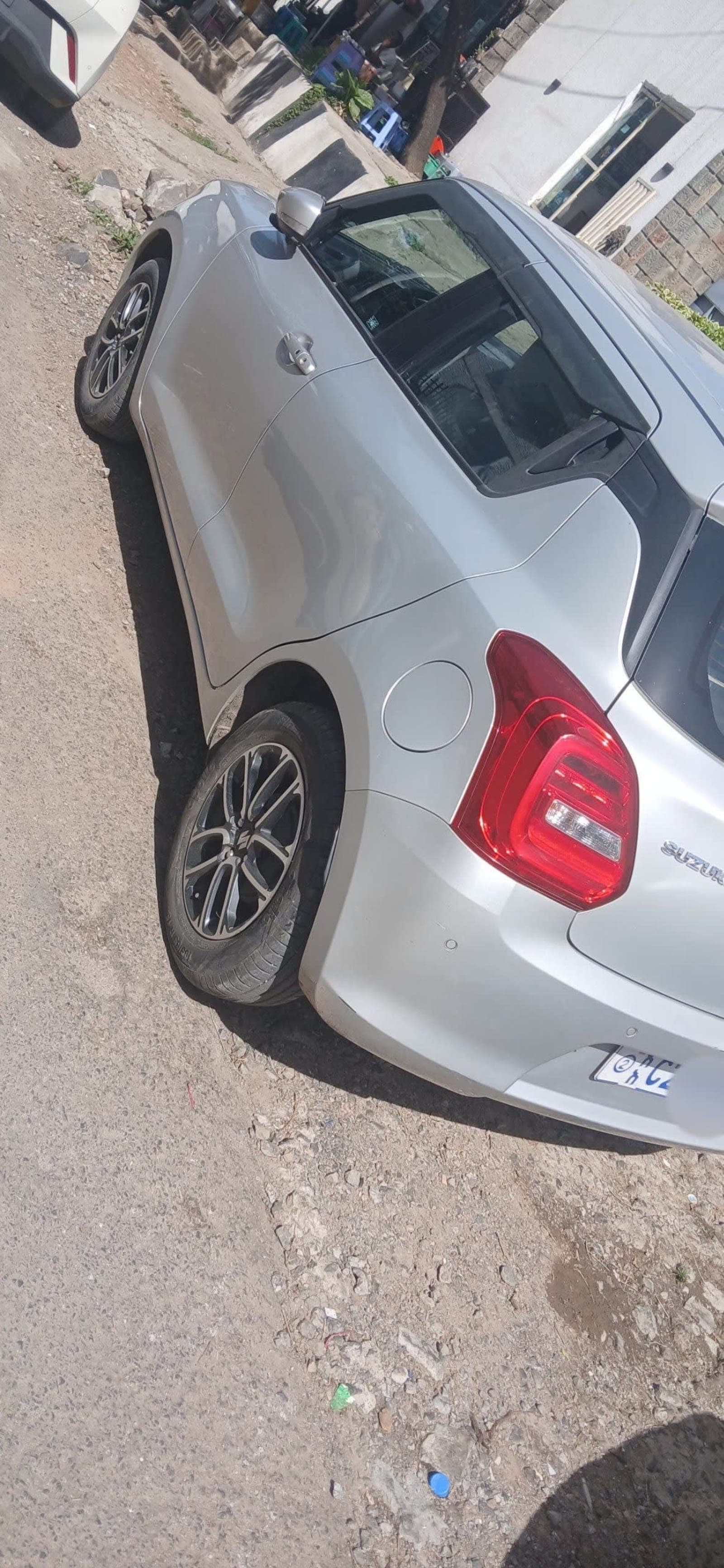 2022 Suzuki Swift — photo 2