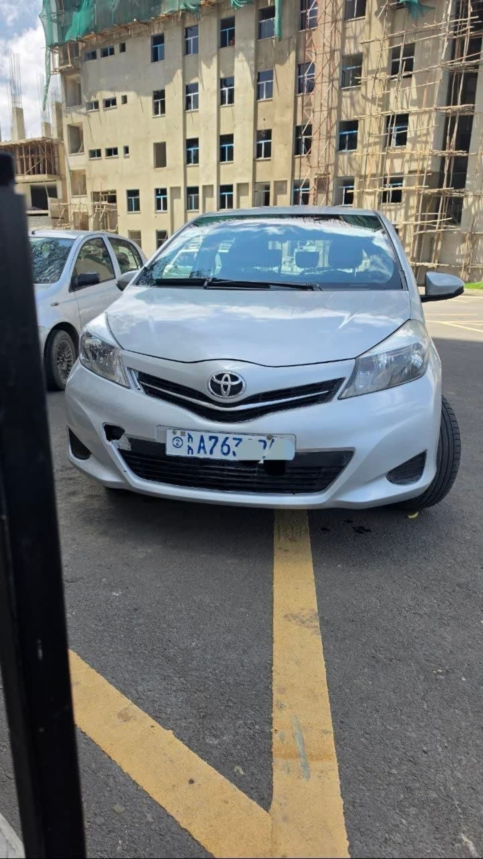 2012 Toyota Yaris Compact — photo 2
