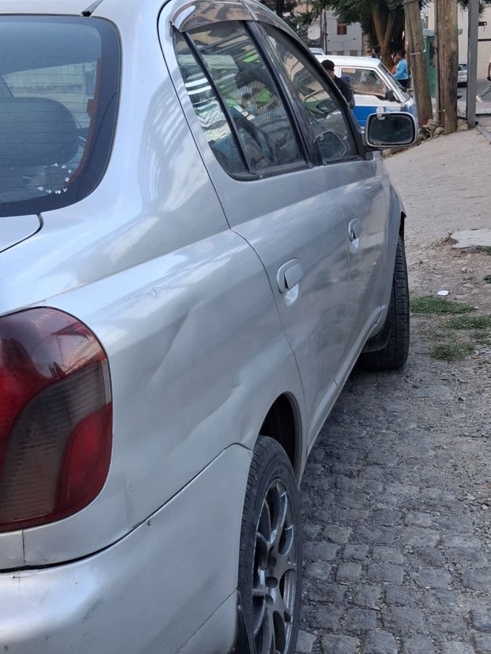 2001 Toyota Platz — photo 5