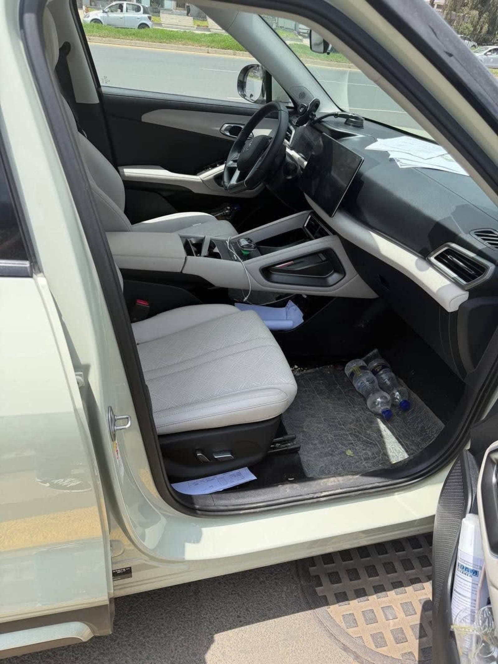 2024 BYD YOUNUP โ photo 2