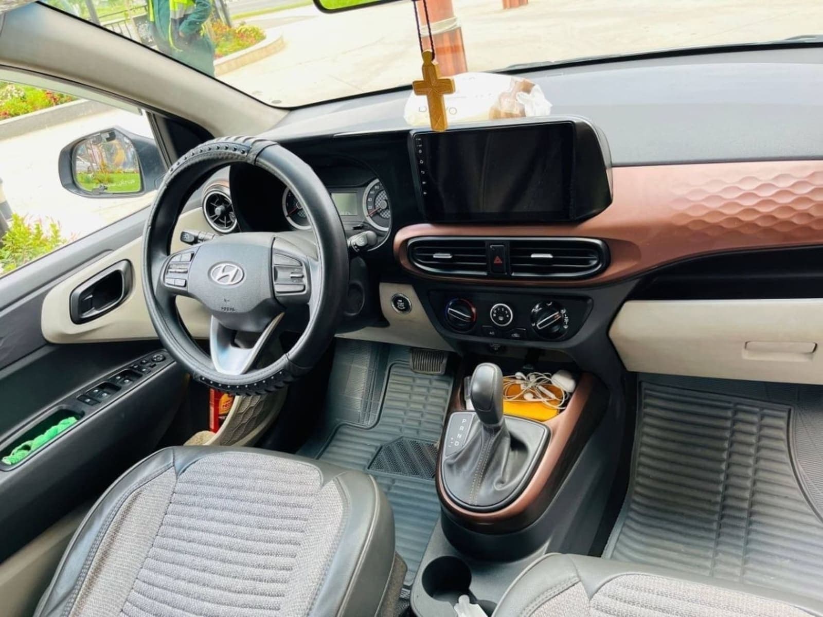 2022 Hyundai Grand i10 — photo 3