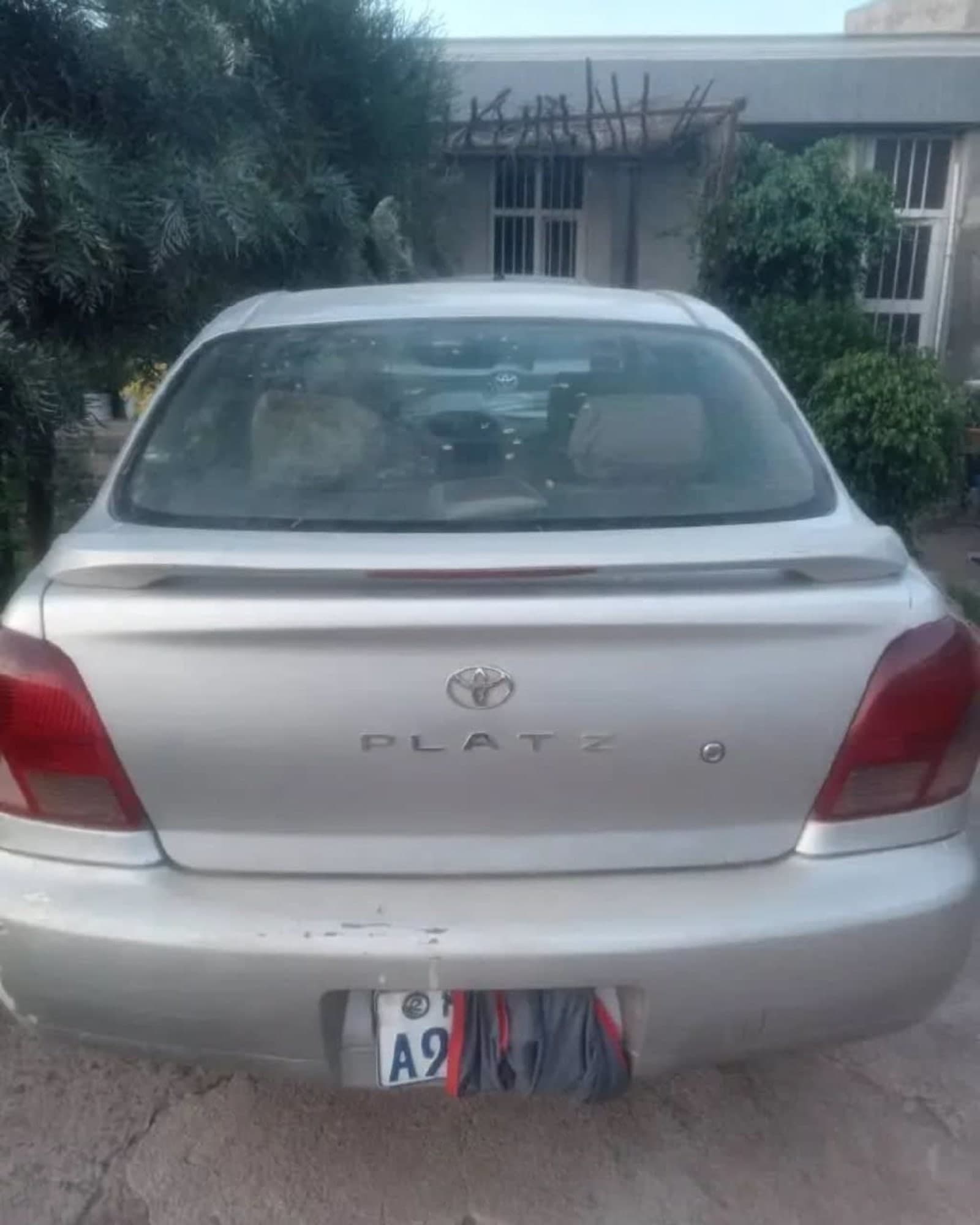 2001 Toyota Platz โ photo 2
