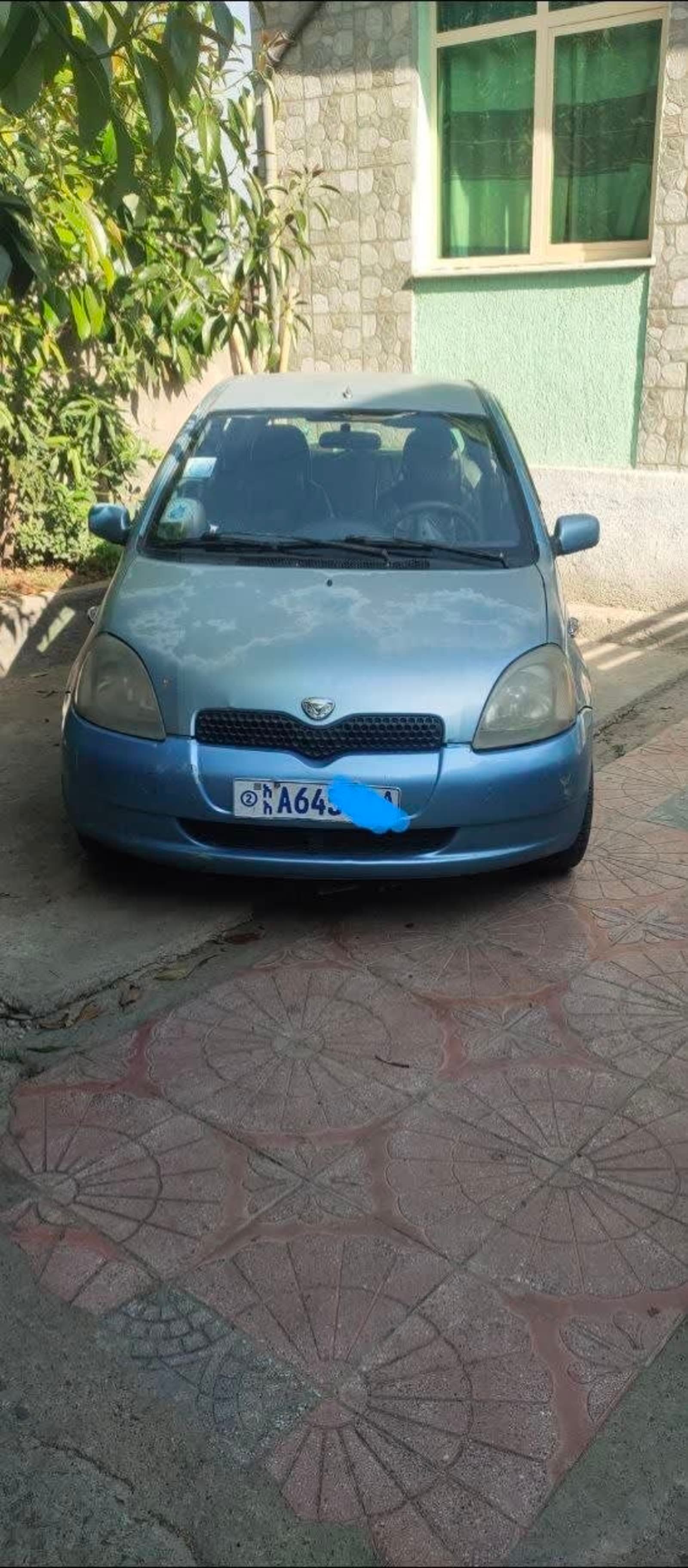 2001 Toyota Vitz