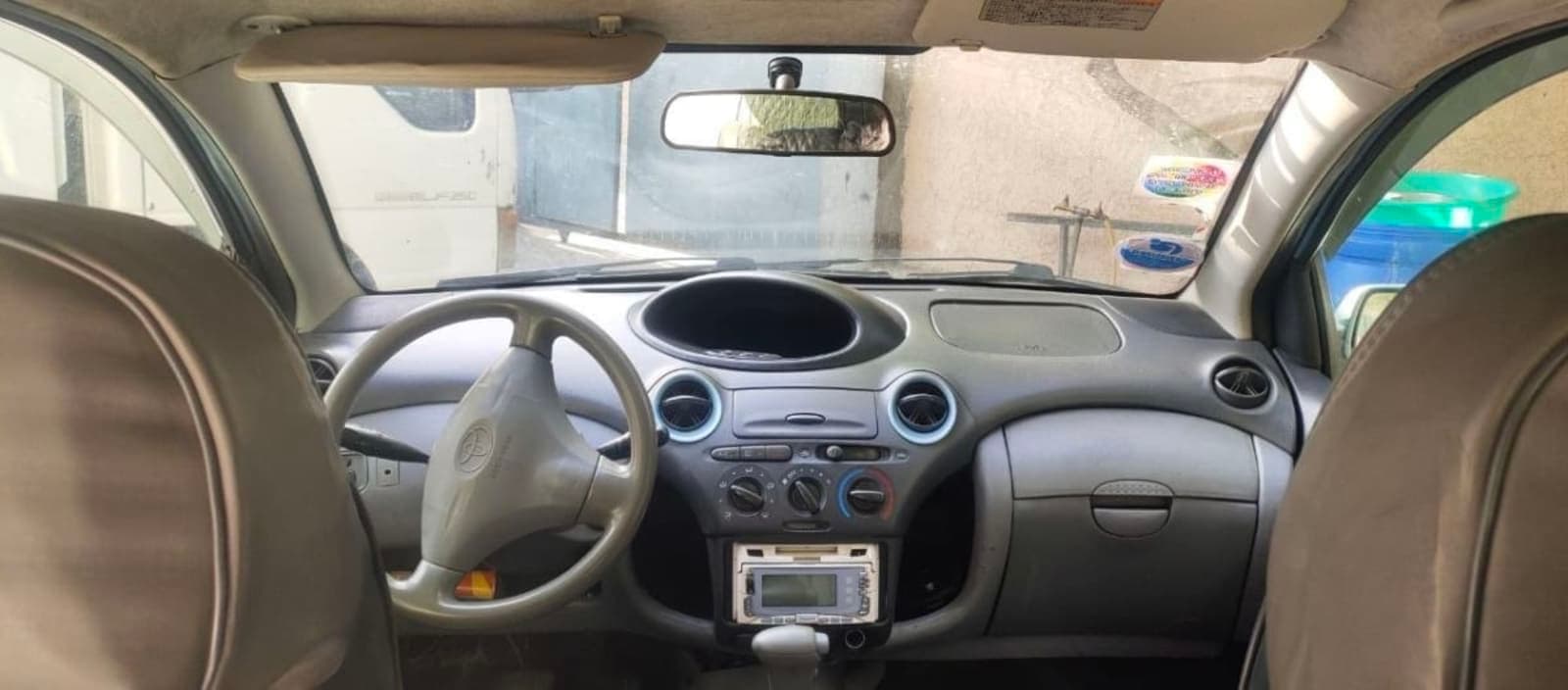 2001 Toyota Vitz — photo 5
