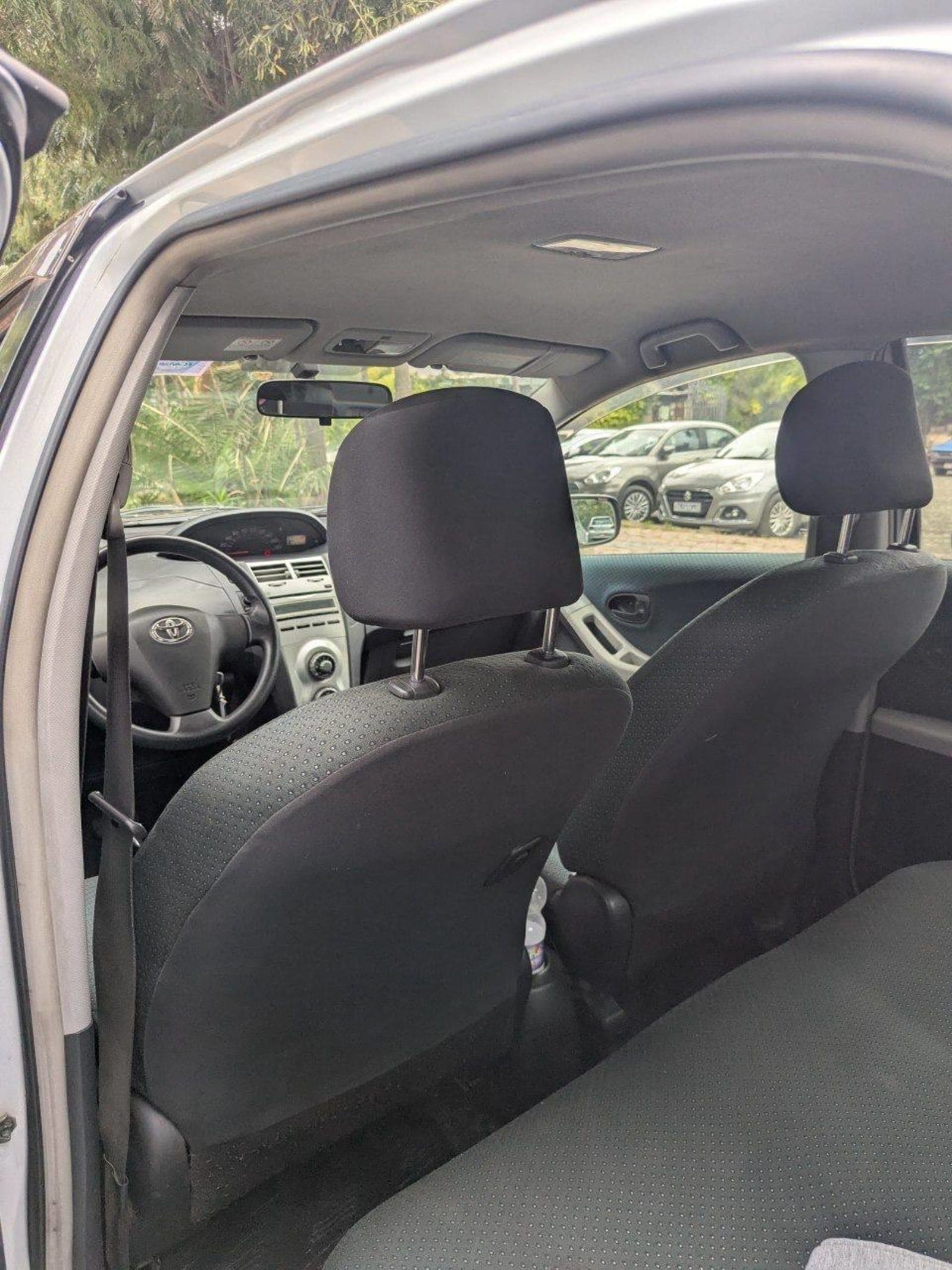 2006 Toyota Yaris compact — photo 3