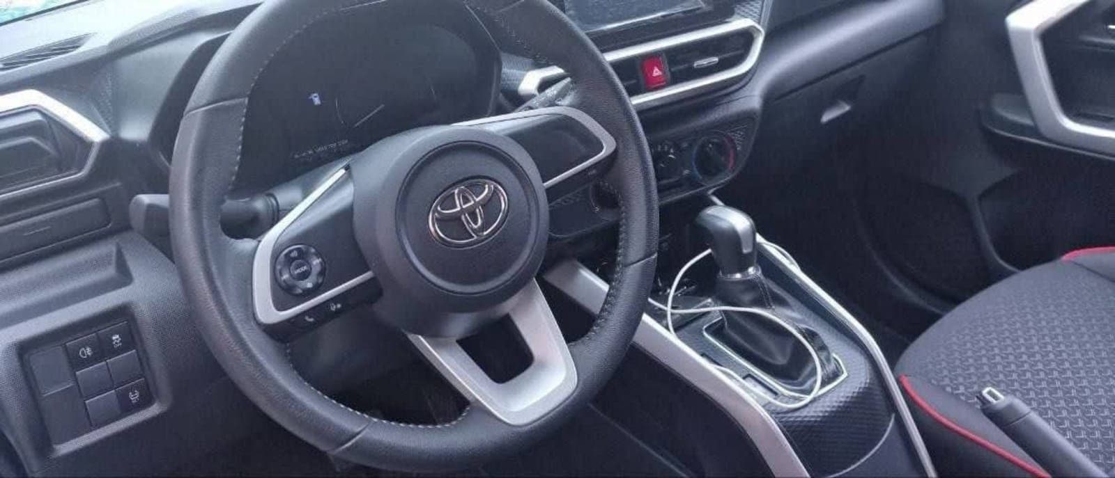 2022 Toyota Raize — photo 3