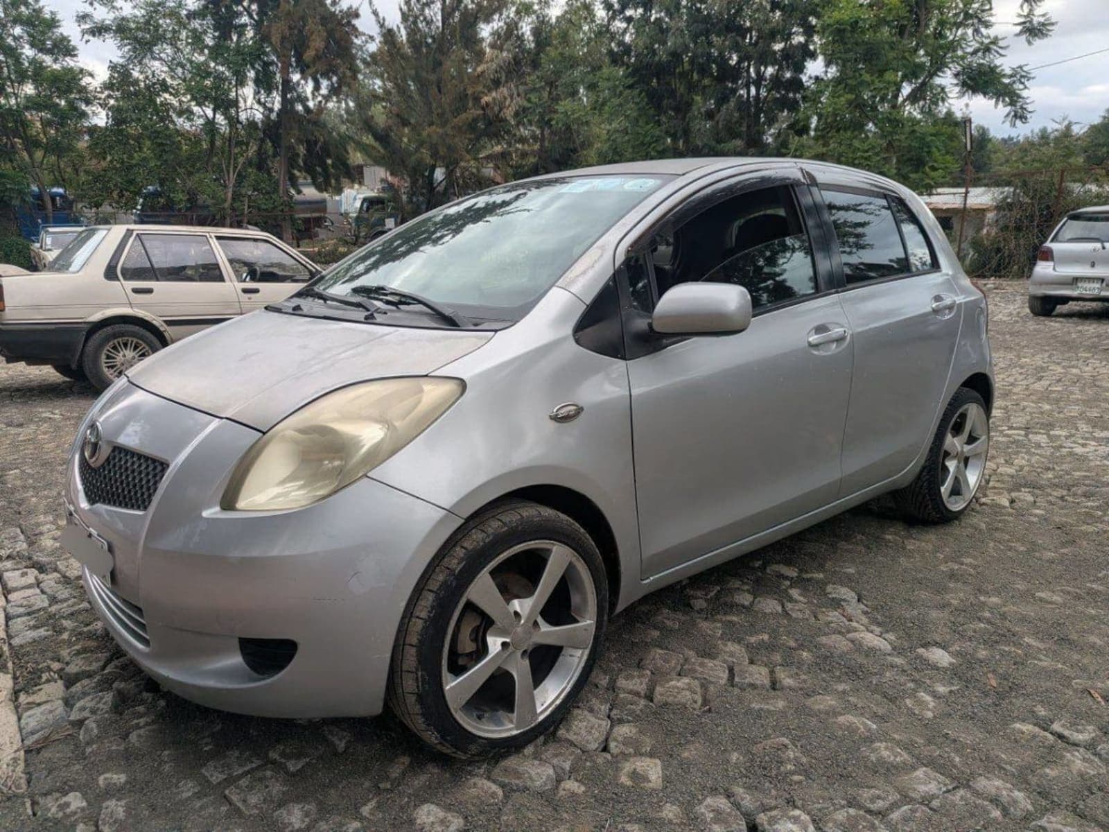 2006 Toyota Yaris compact — photo 6