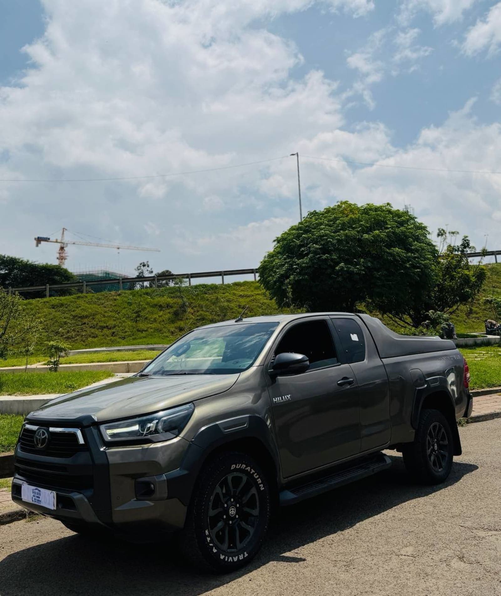 2021 Toyota Hilux Invincible X-Cab — photo 4