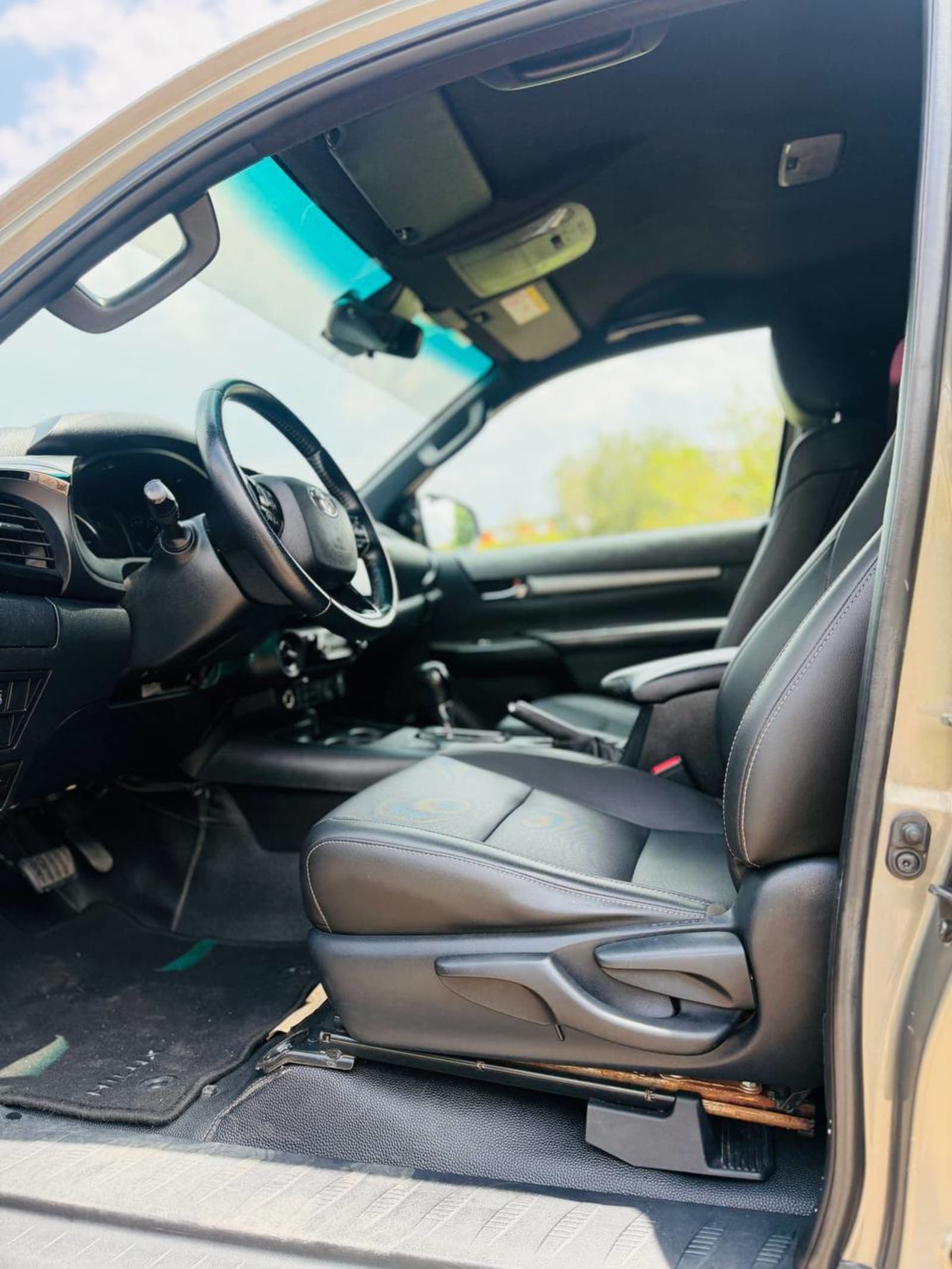 2021 Toyota Hilux Invincible X-Cab — photo 7