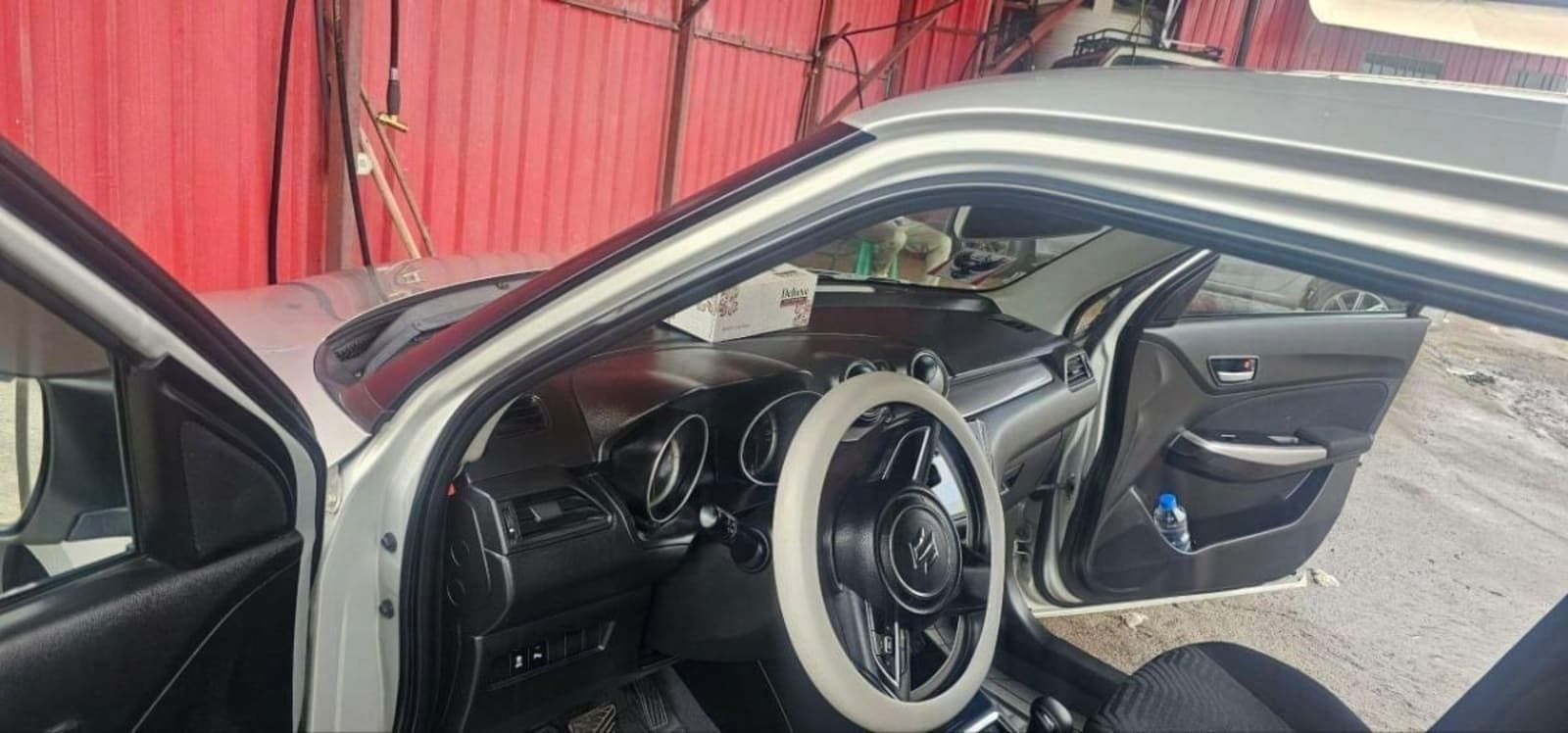 2022 suzuki swift — photo 3