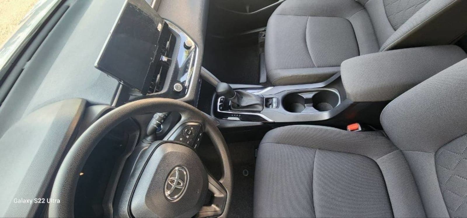 2024 Toyota Corolla Cross Hybrid — photo 3