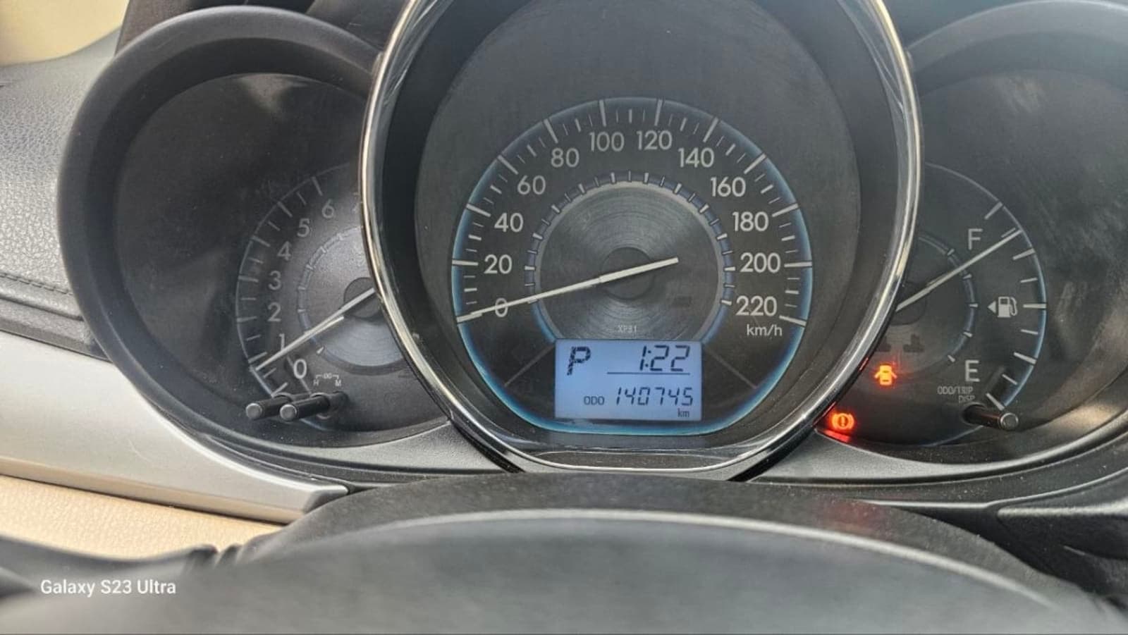 2016 TOYOTA Yaris Sedan — photo 3
