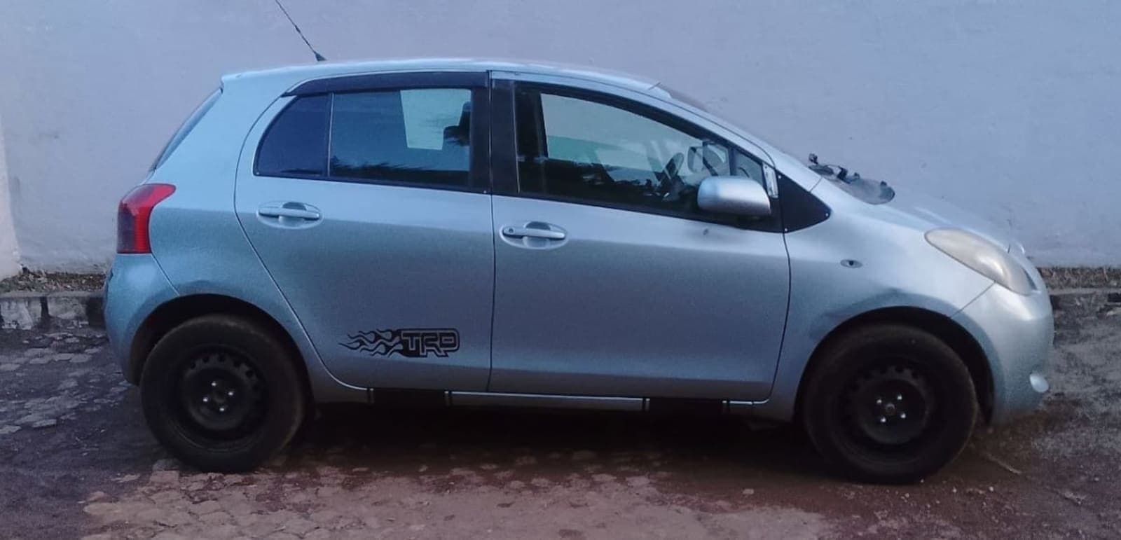 2007 Toyota Compact — photo 4