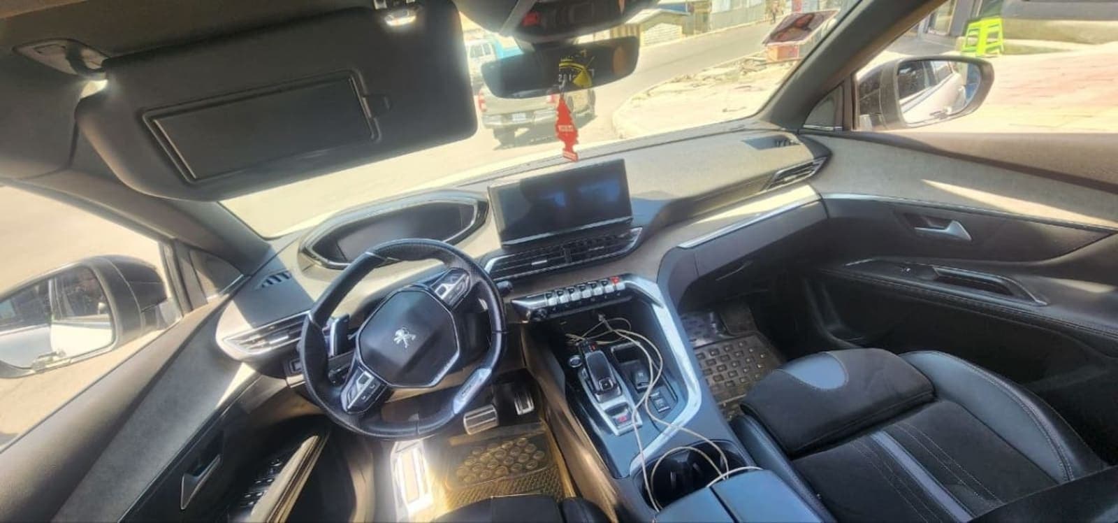 2022 Peugeot 5008 GT — photo 5
