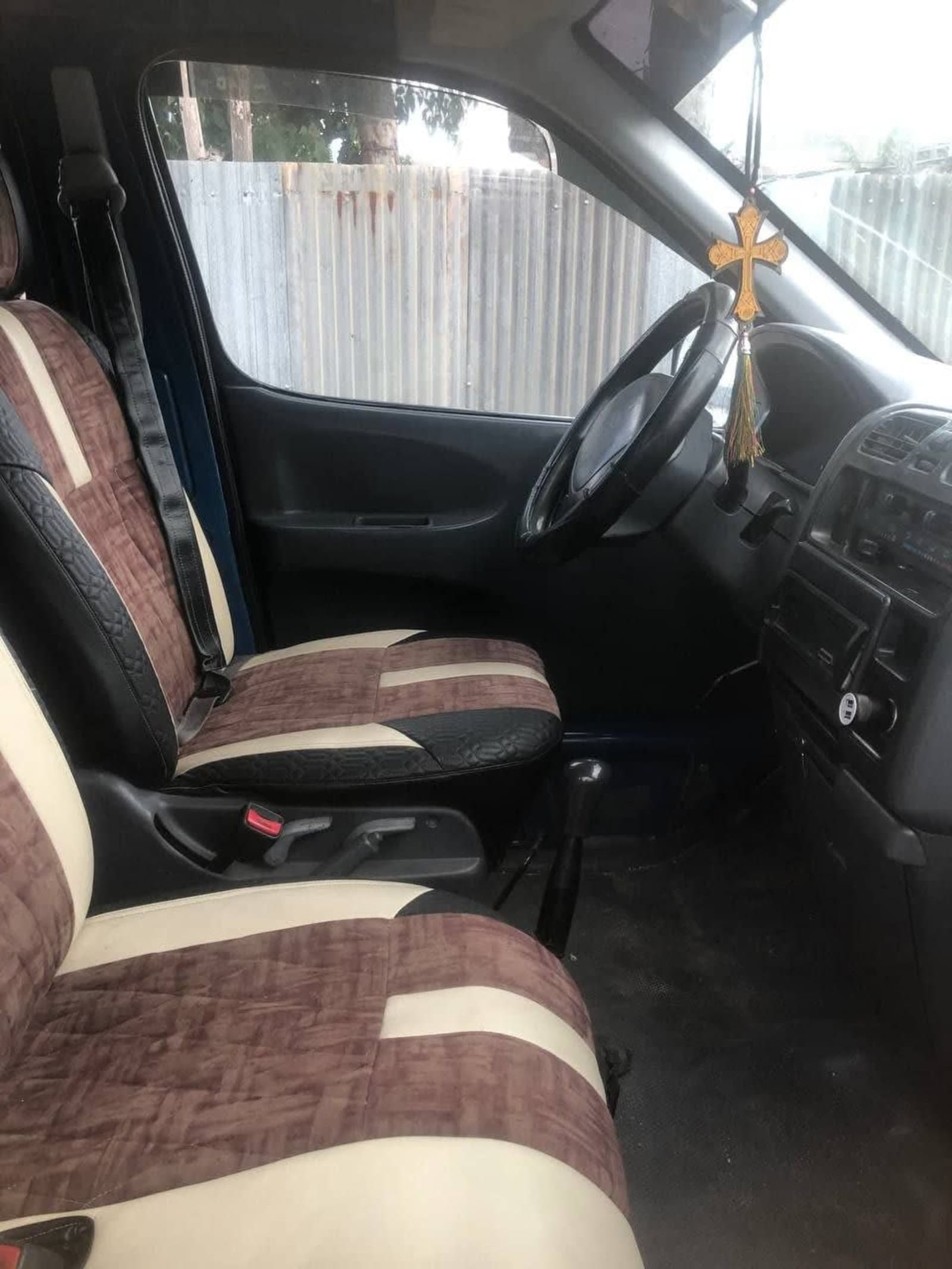 2000 Toyota HiAce Dolfin — photo 7