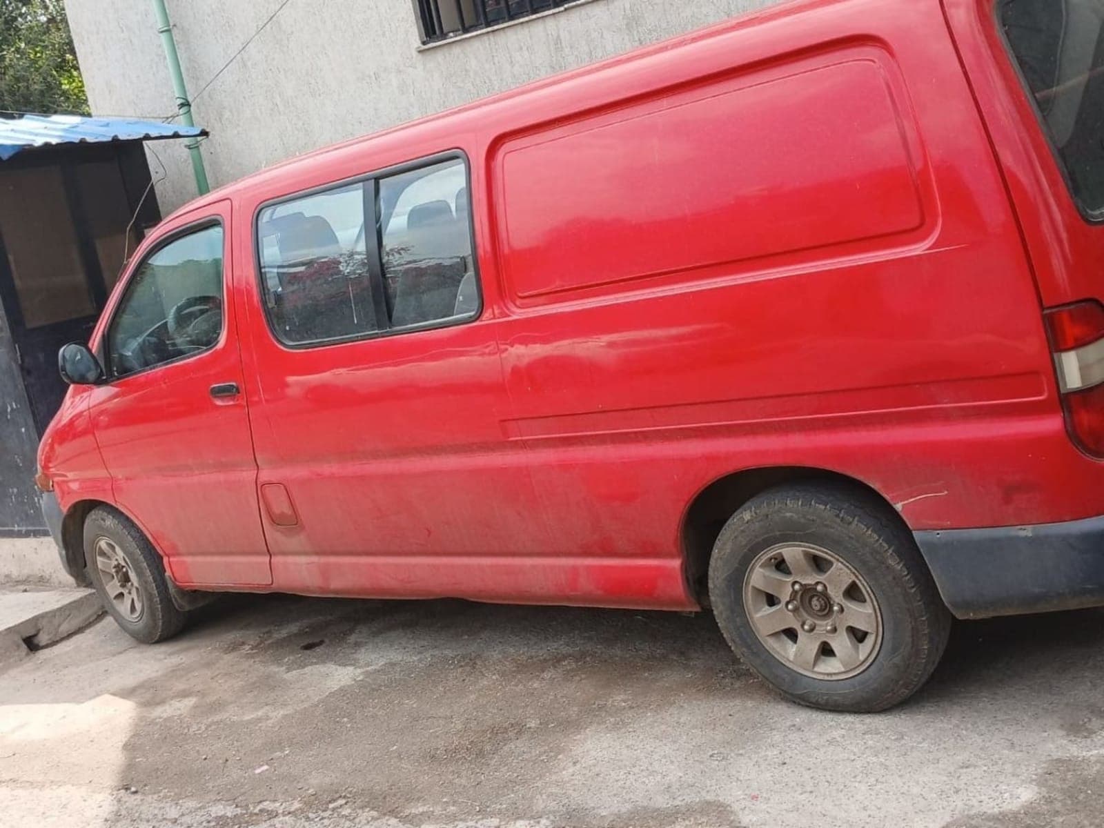 2006 Toyota Dolphin D4D