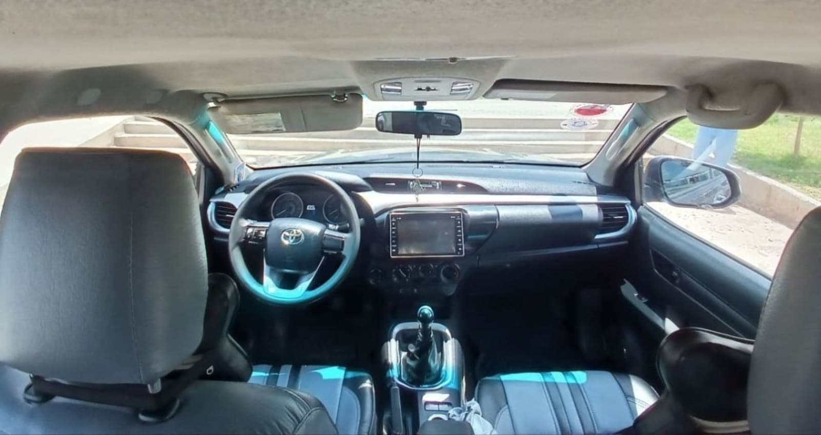2017 Toyota Revo Hilux — photo 3