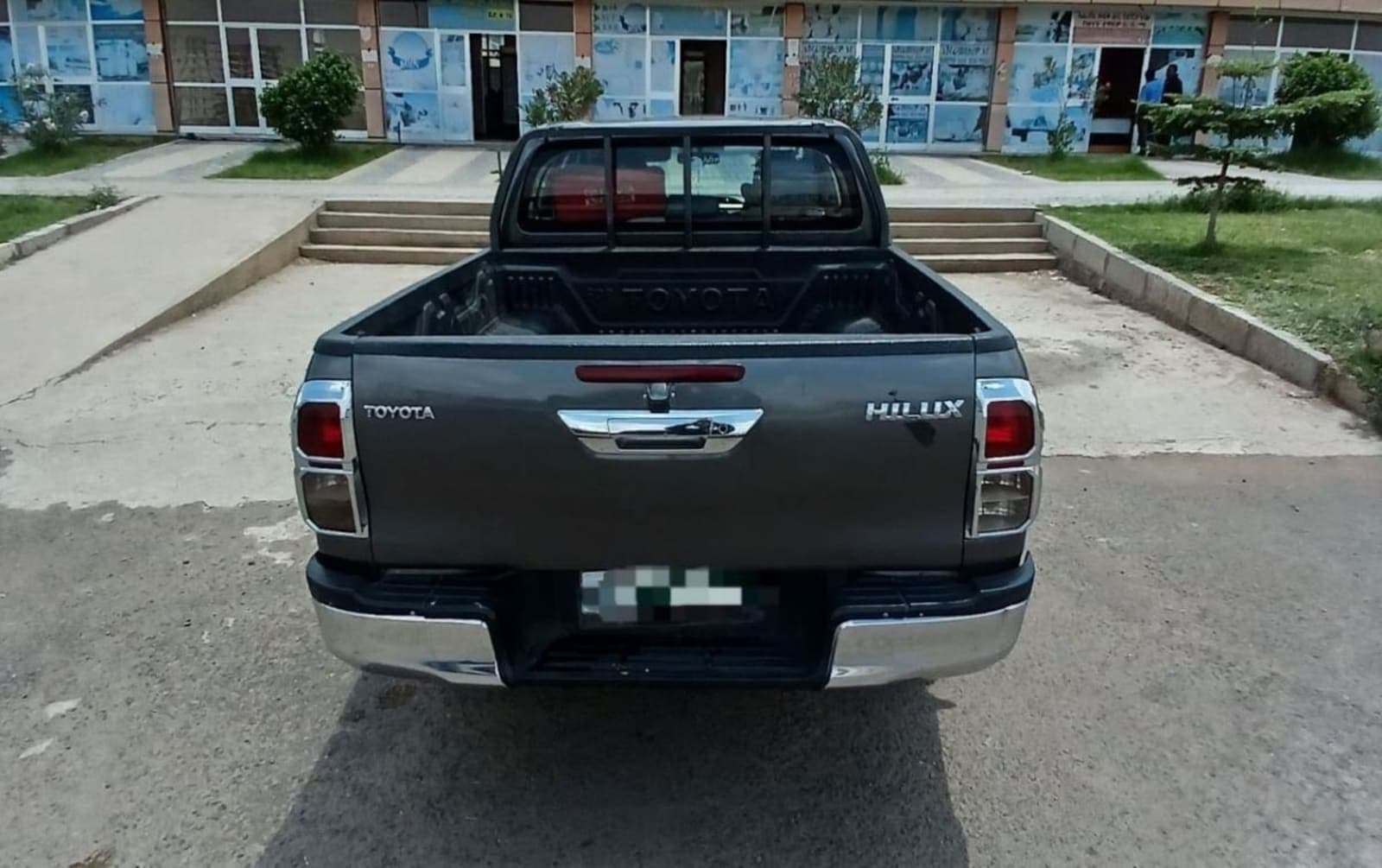 2017 Toyota Revo Hilux — photo 4