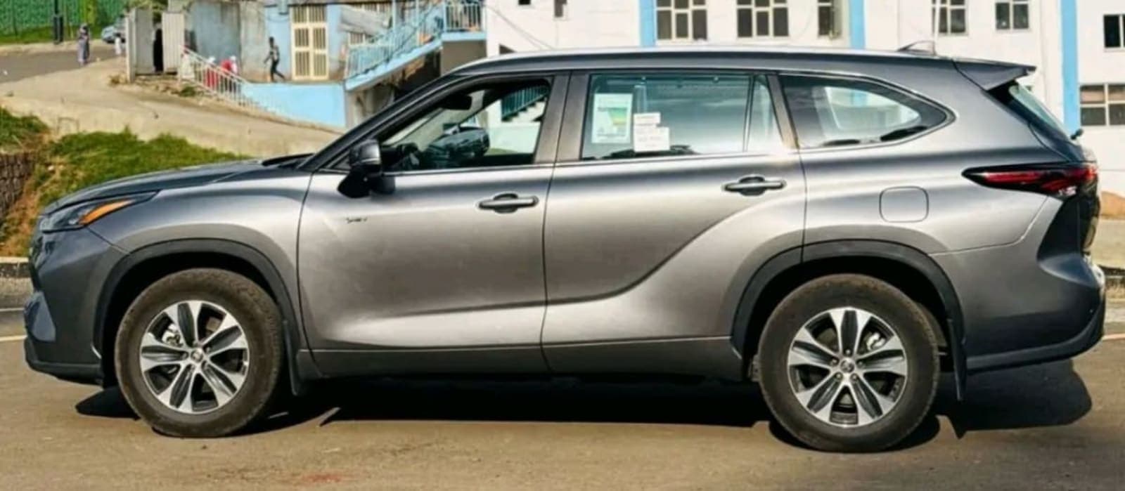 2025 Toyota Highlander — photo 5