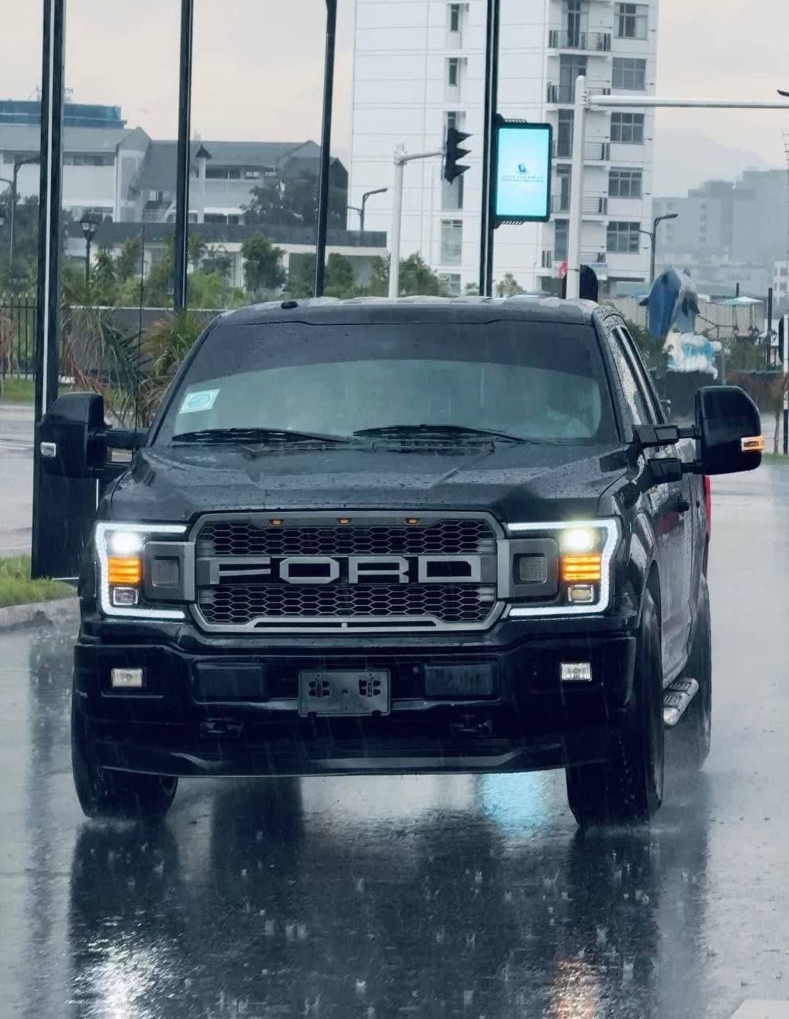2018 Ford F-150 - STX — photo 3